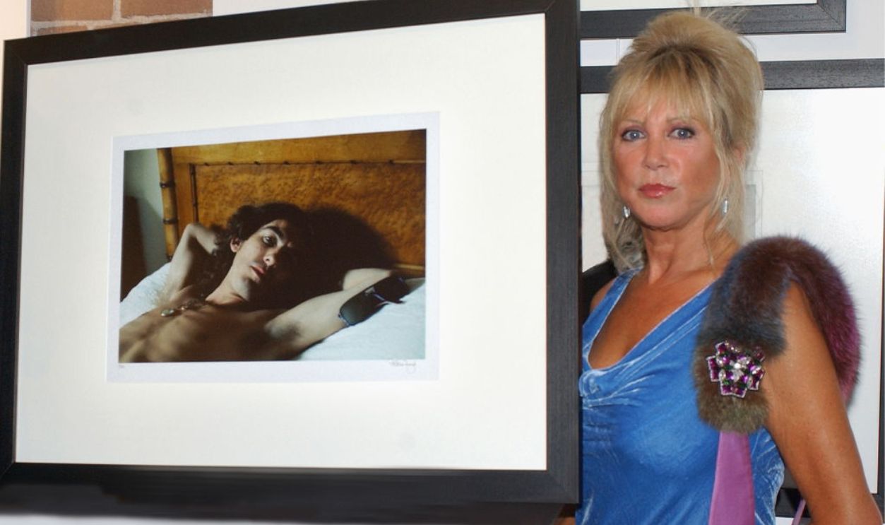 NETHERLANDS - SEPTEMBER 09: ROTTERDAM Photo of Patti BOYD, Pattie Boyd ( ex Harrison, ex Clapton ) with George Harrison photo she made; Exhibition , VIPS Rotterdam, 8-09-2005, Foto Rob Verhorst 