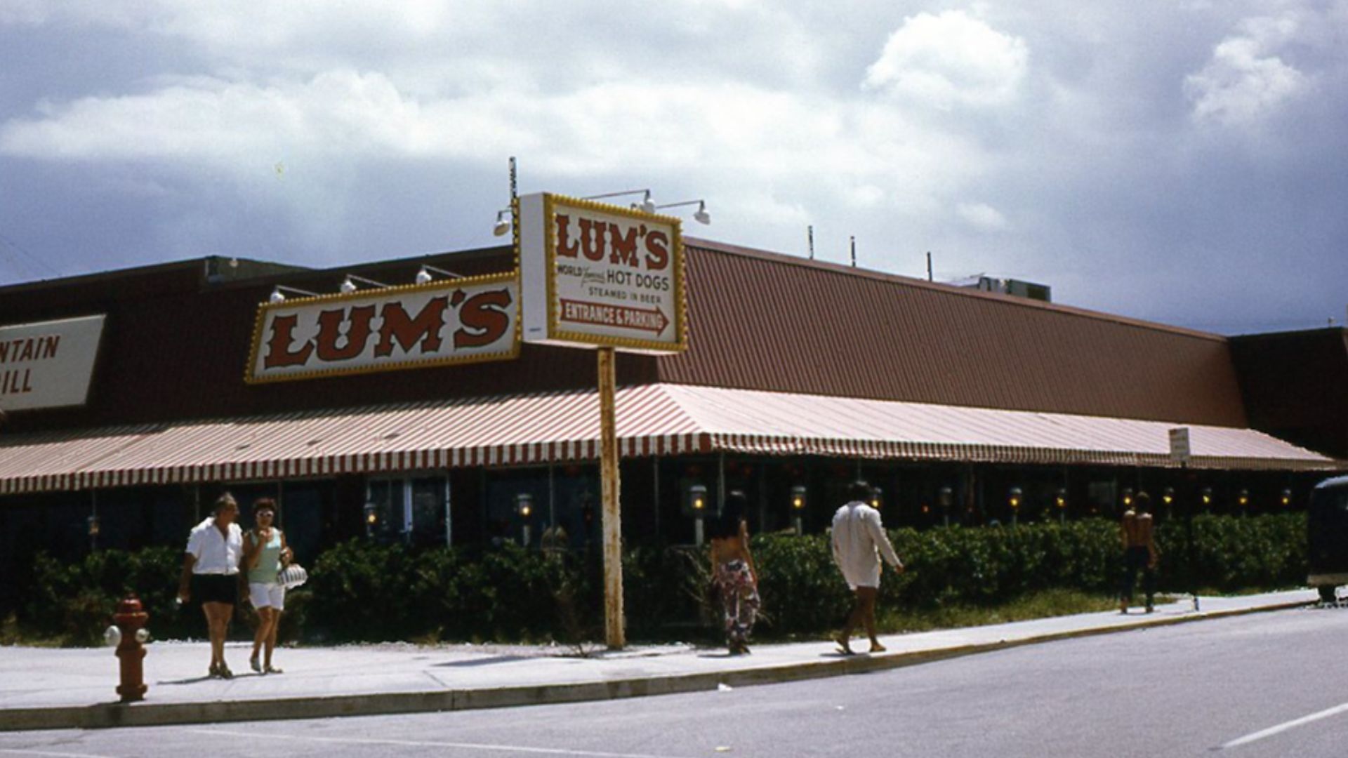 Lum's Restaurant Ft Lauderdale 1969
Scanned from original slide