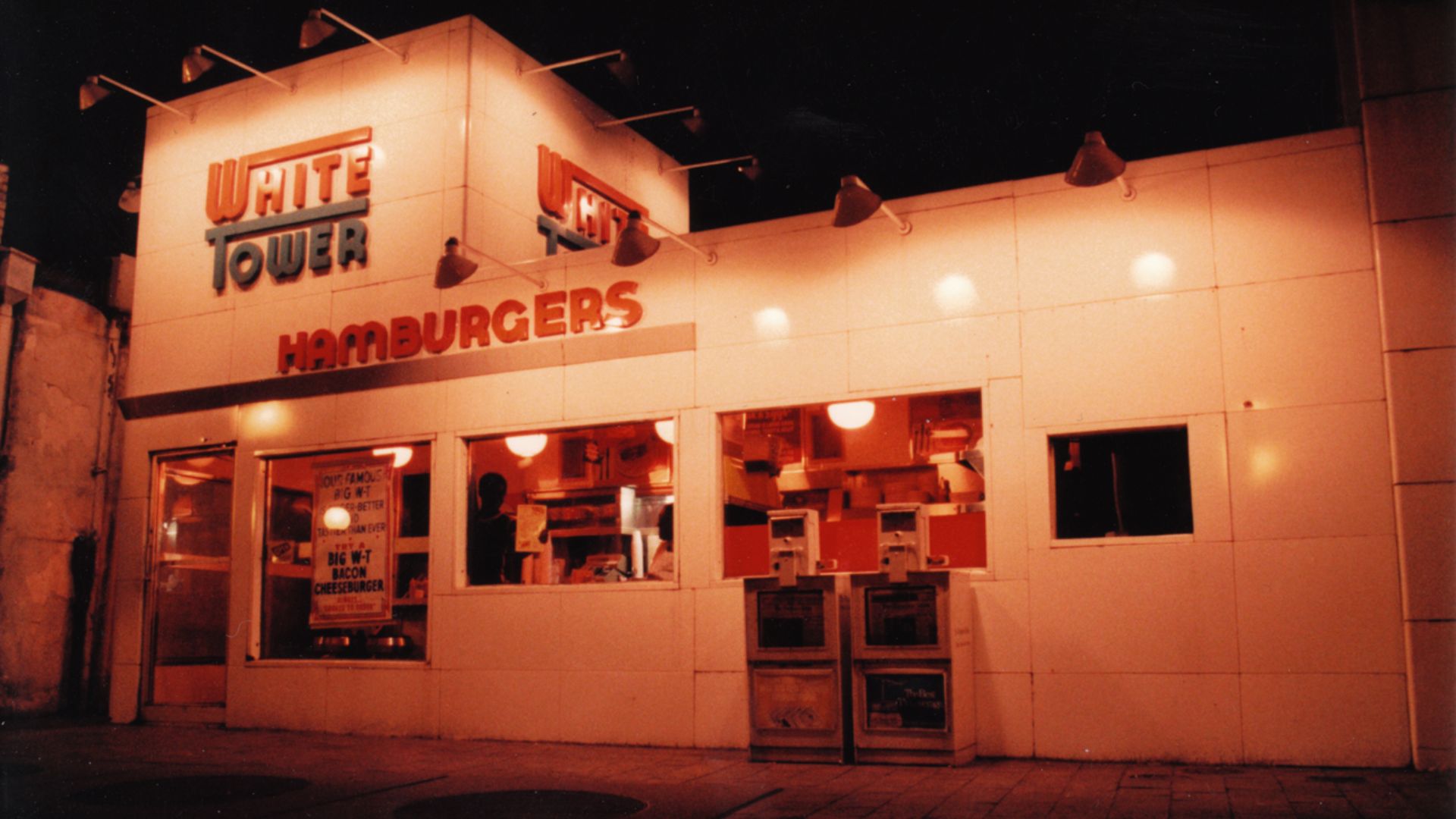 White Tower restaurant, Granby Mall, Norfolk, Virginia, 1984. Has since been demolished.