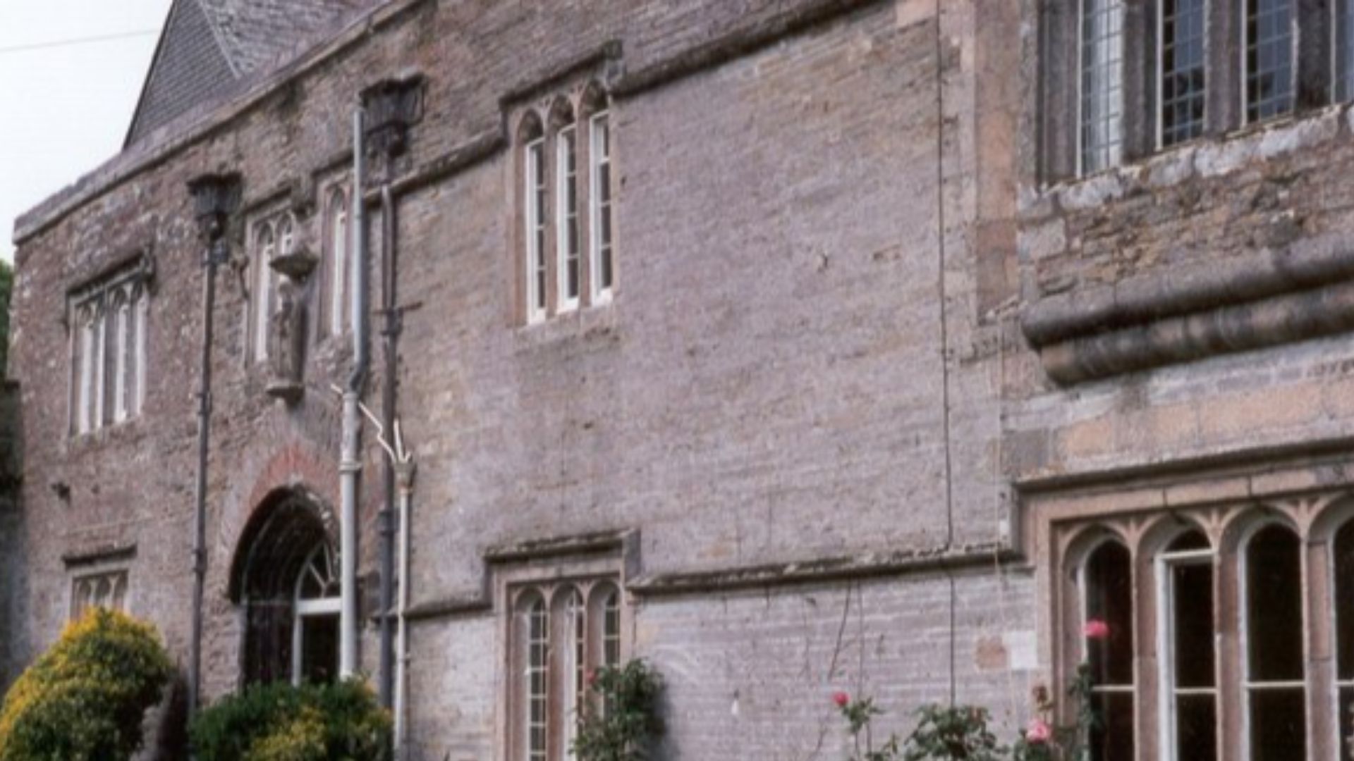 The Manor House, St Mawgan (Lanherne) and its history.