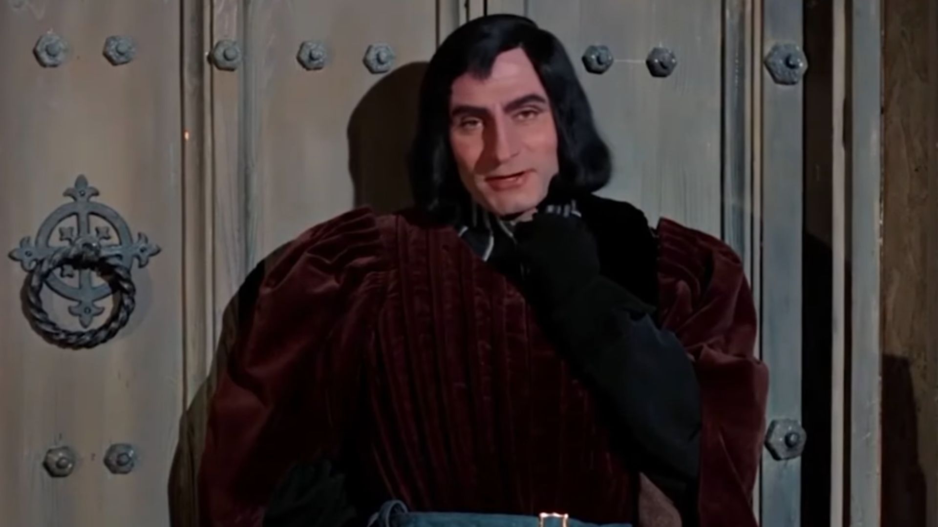 Laurence Olivier in Richard III (1955).