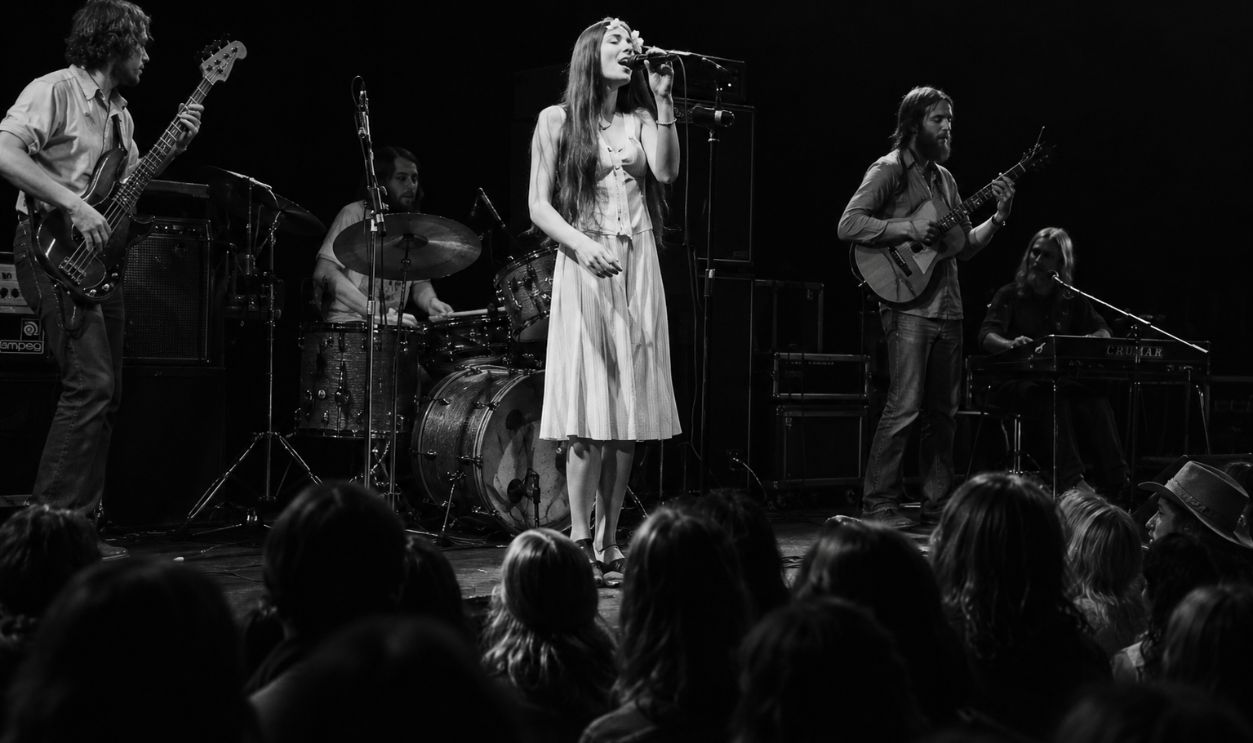 Screenshot from Keith and Donna Concert (1975) 