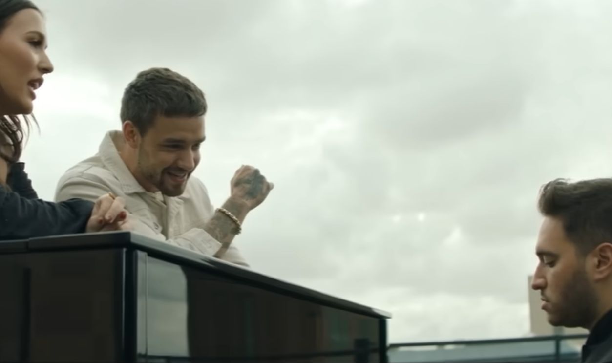 Screenshot from Polaroid by Jonas Blue, Liam Payne, Lennon Stella  (2018) 