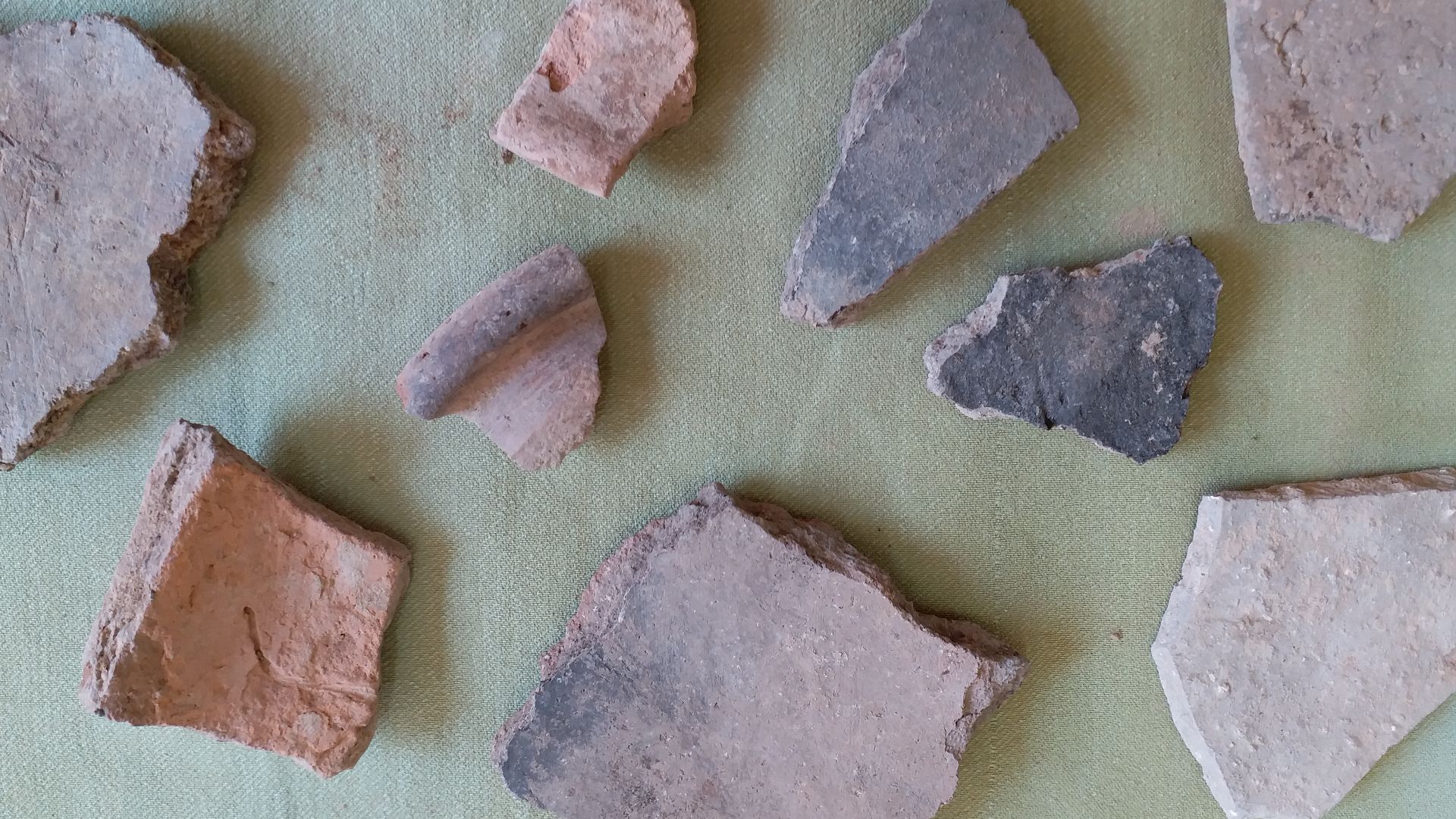 A picture of the remains of the walls of a Canaanite village when the Canaanites first came to Palestine in 3500 BC. This location is called: Tell al-Sakan. It is located 3 km south of Gaza City, in the south of the Palestinian coast. They are unique imag