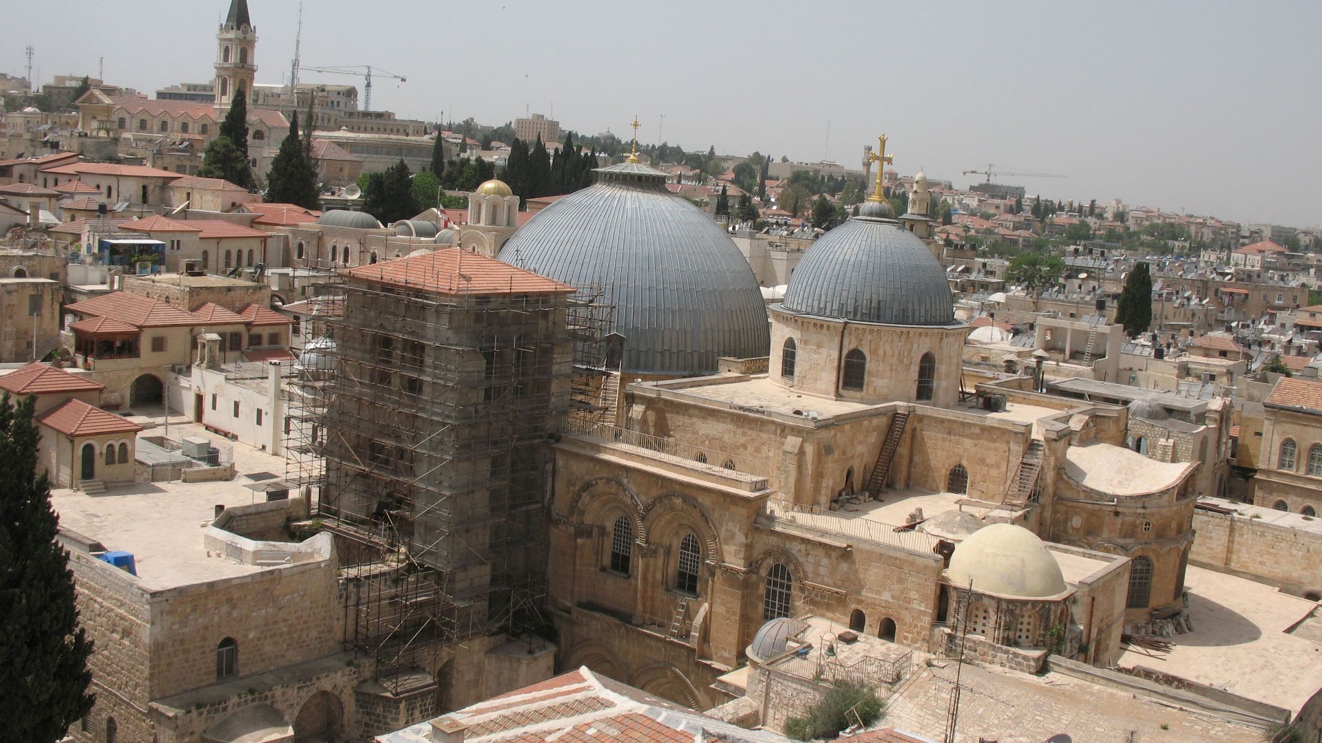Jerusalem Skyline w/ Holy Sepulcher_1997

Pictures taken from the tower of the Evangelical Lutheran Church of the Redeemer in Jerusalem