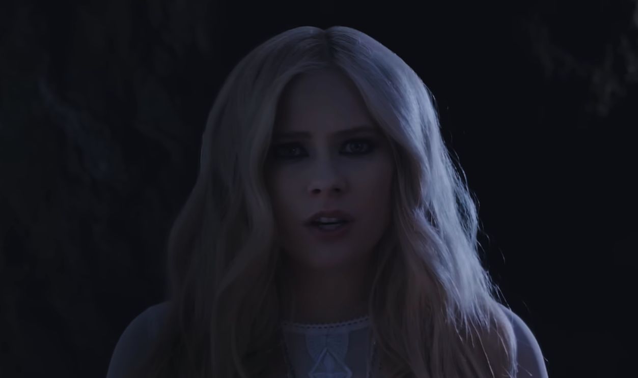 Screenshot from Avril Lavigne - Head Above Water (Official Video) 