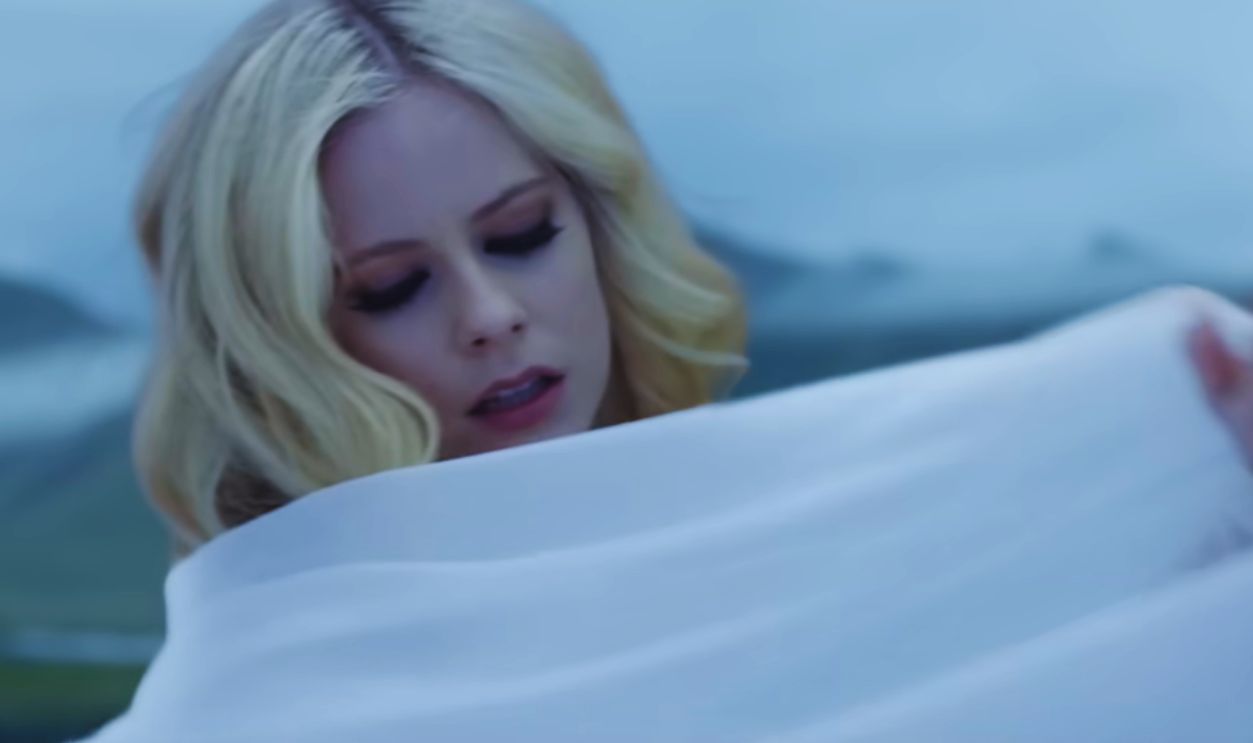Screenshot from Avril Lavigne - Head Above Water (Official Video) 