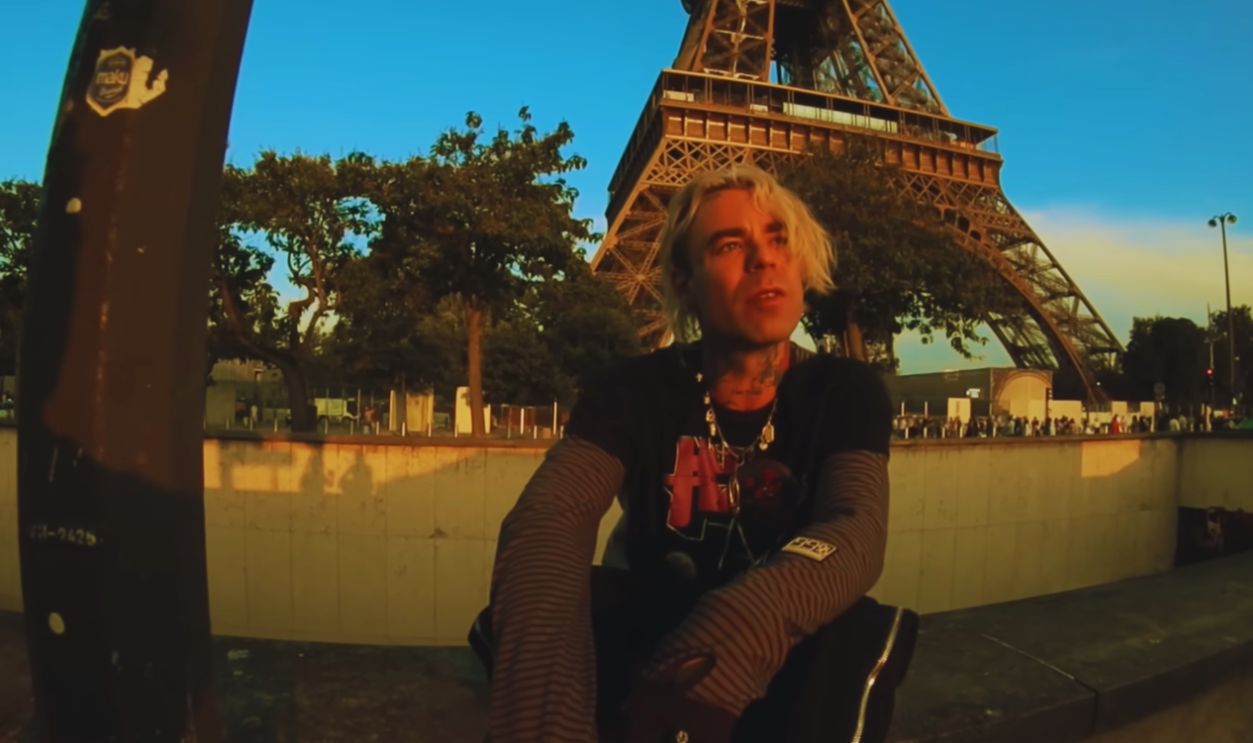 Screenshot from MOD SUN - Strangers (Official Video) 