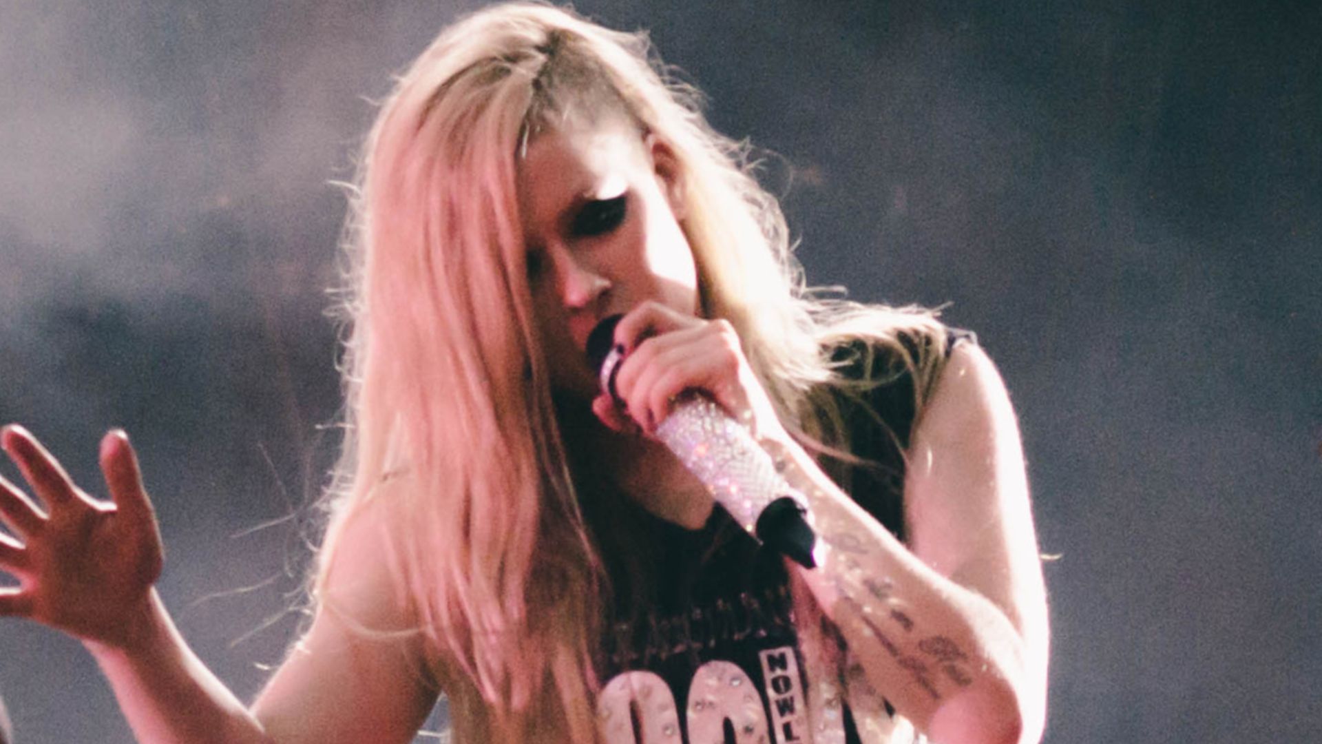 Avril Lavigne in Brasilia, Brazil in The Avril Lavigne Tour