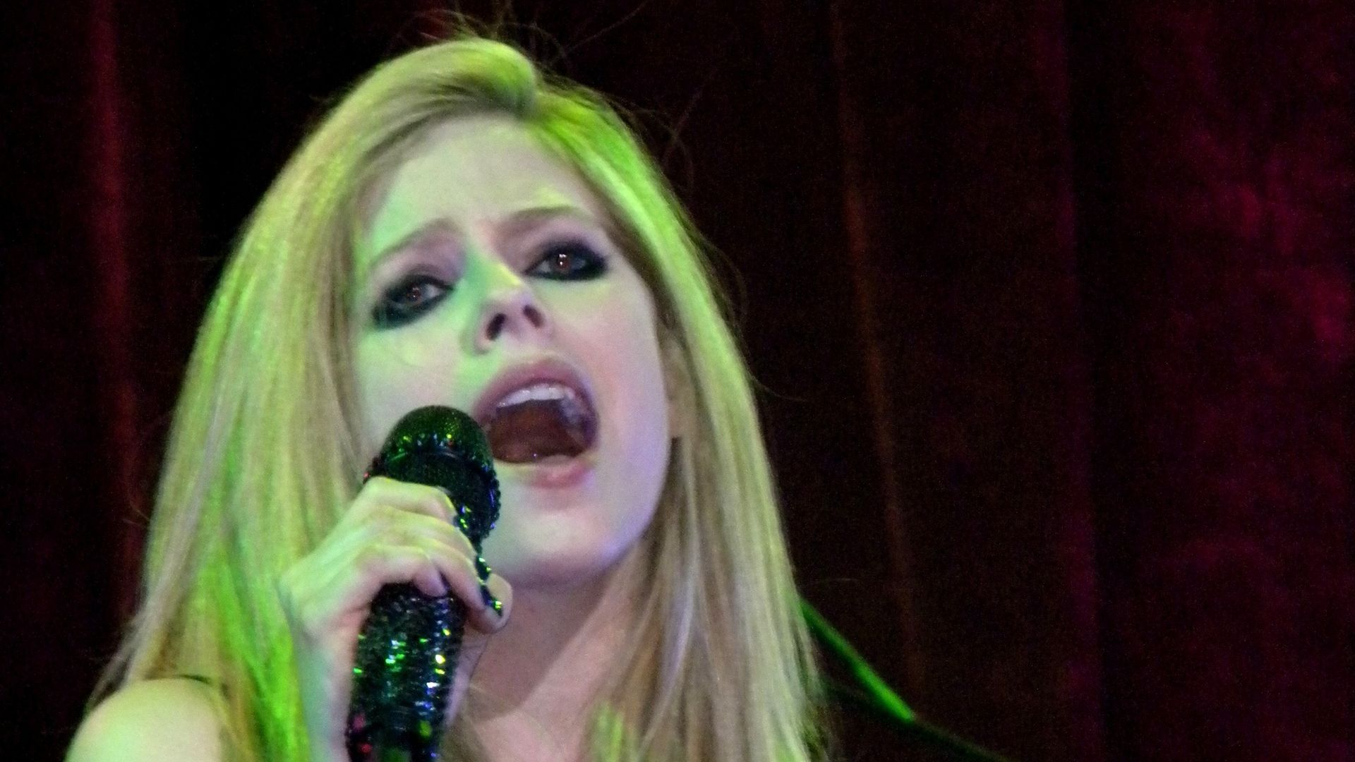 Avril Lavigne on 27 July 2011