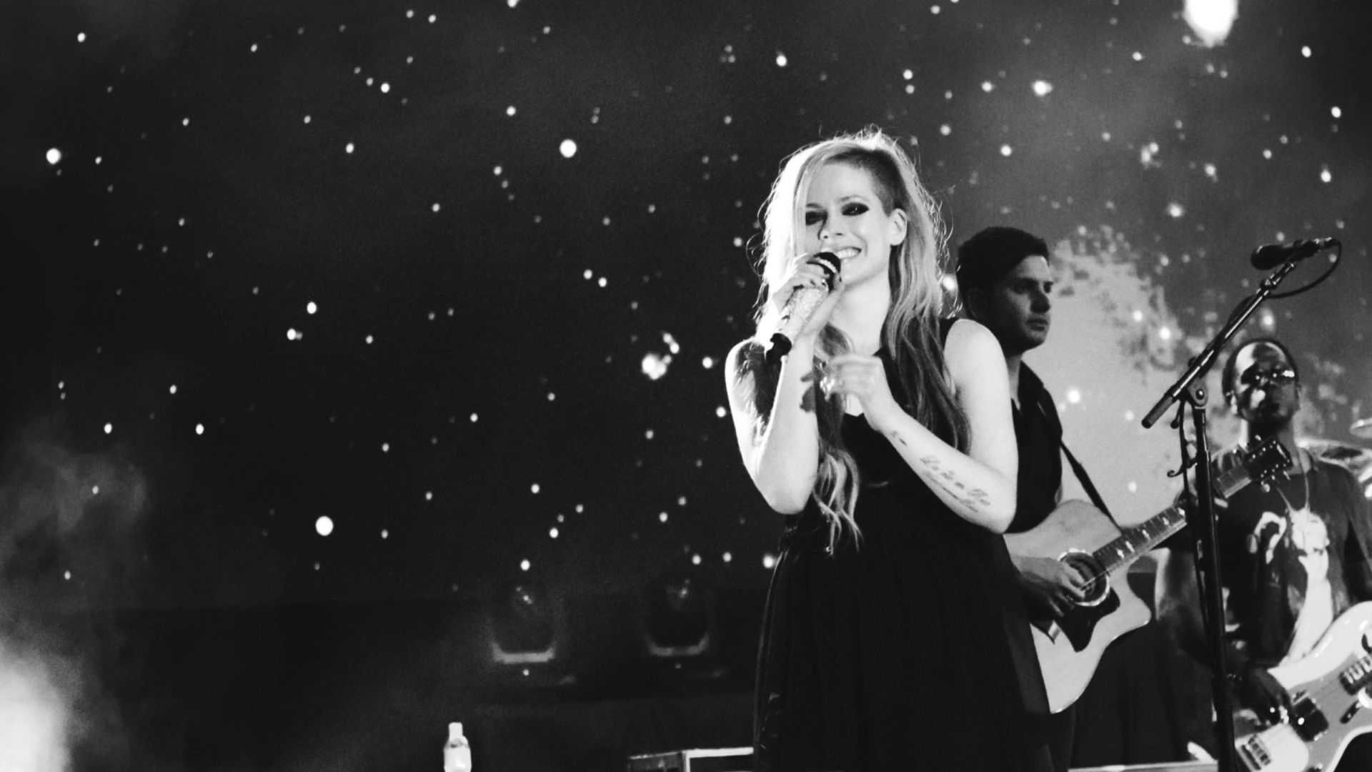 Avril Lavigne in Brasilia, Brazil in The Avril Lavigne Tour