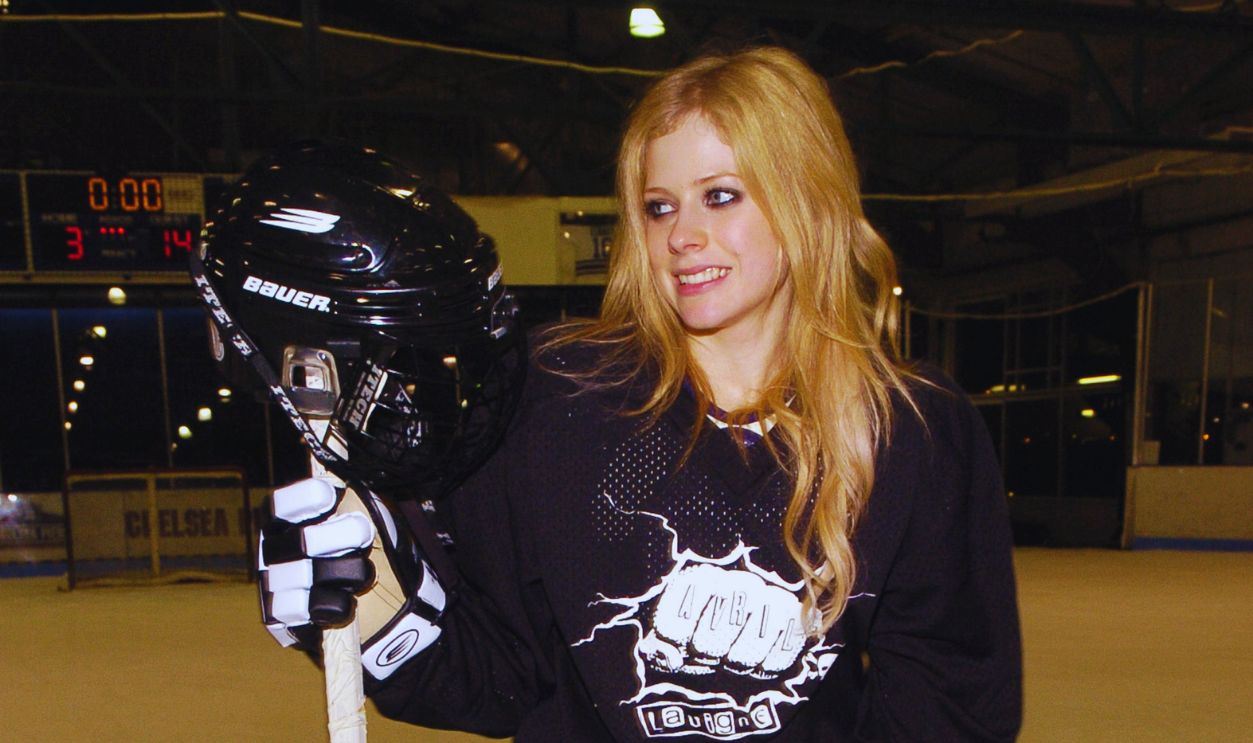 Gettyimages - 115474890, Avril Lavigne - RCA Records Annual Hockey Game 