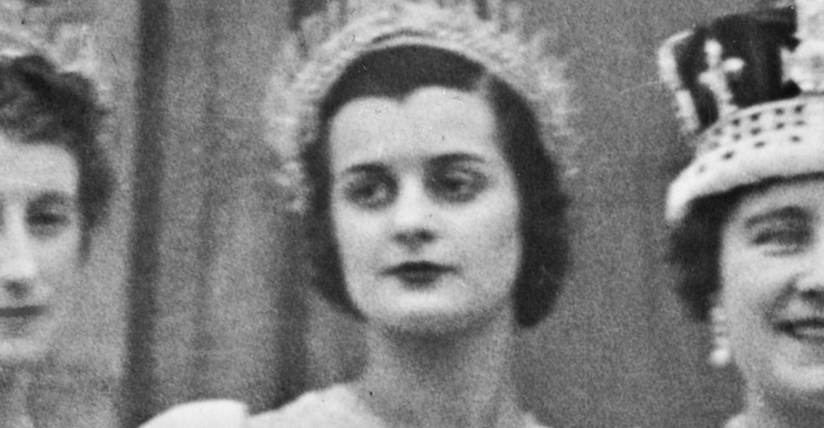 Black and white photo of Lady Ursula d'Abo with the royal family