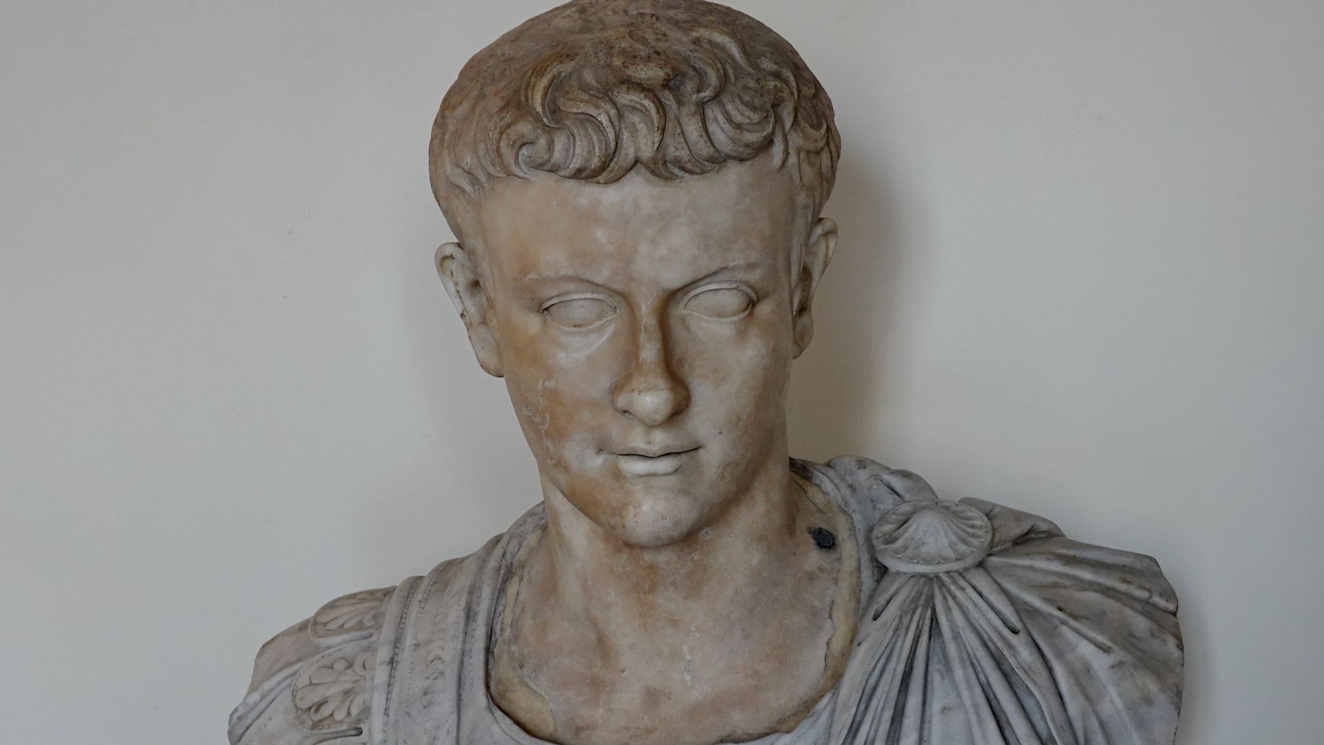 Head of the Roman emperor Caligula on a 16th-century bust. Venice, Museo Archeologico Nazionale, inv. 142.
