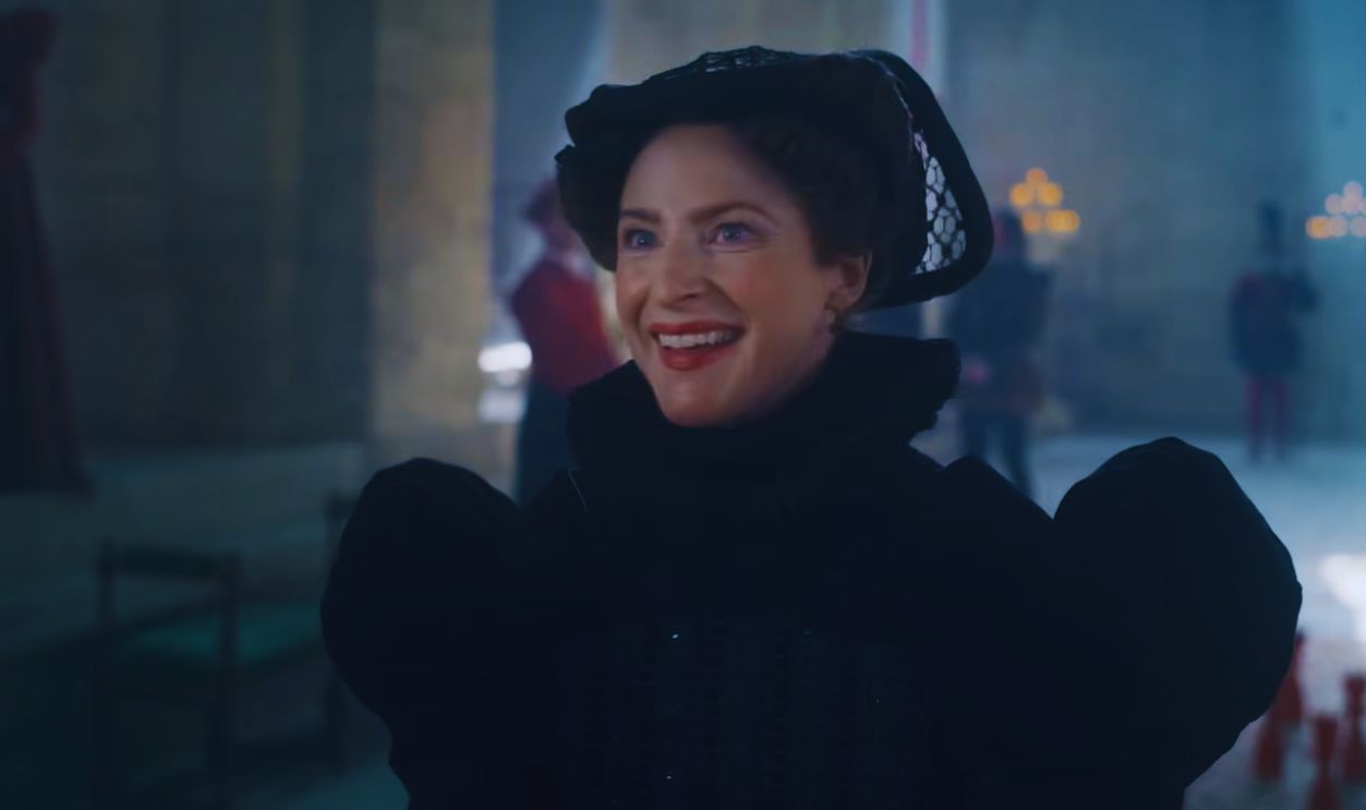 Screenshot from The Serpent Queen (2022–2024) 