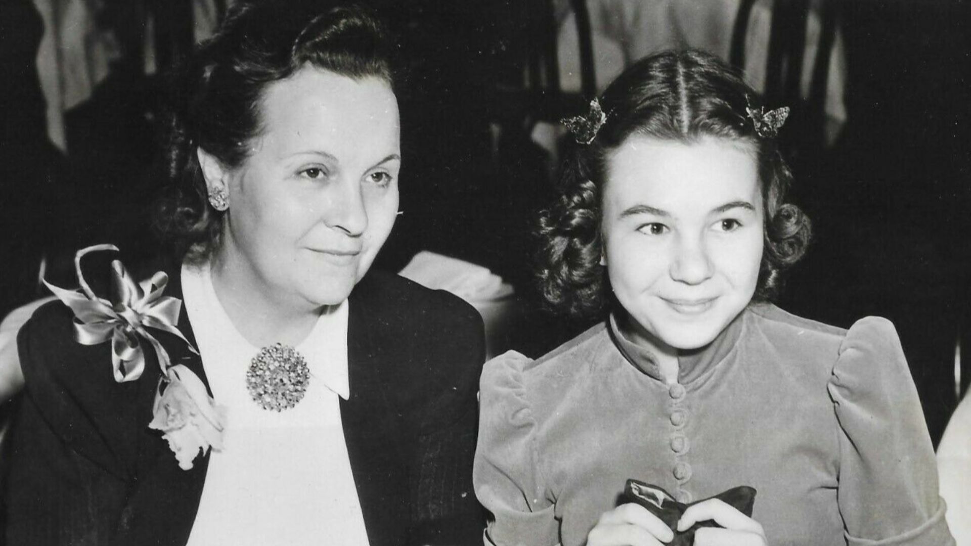 Press photo of Jane Withers and her mother Ruth Withers in April 1939