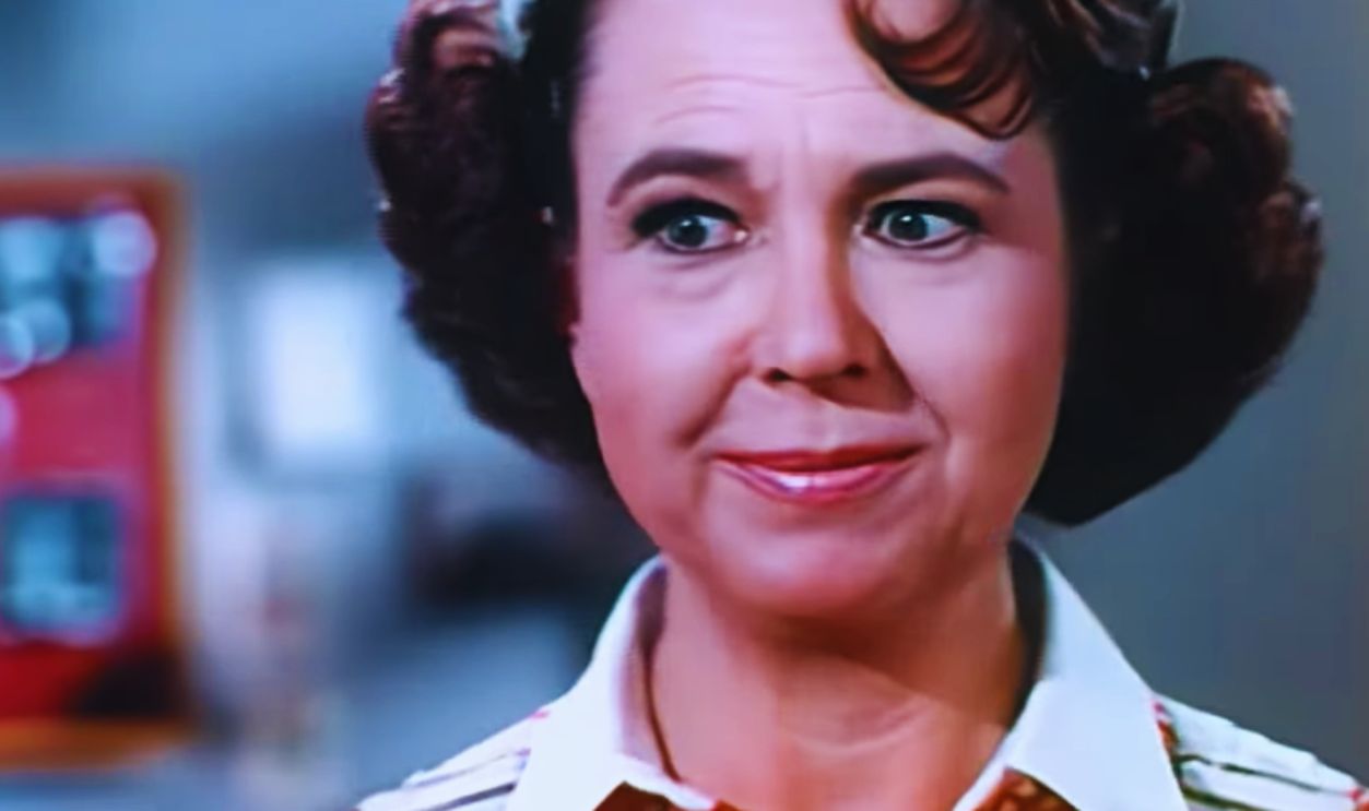 Screenshot from Comet Cleanser Commercial (1969) 