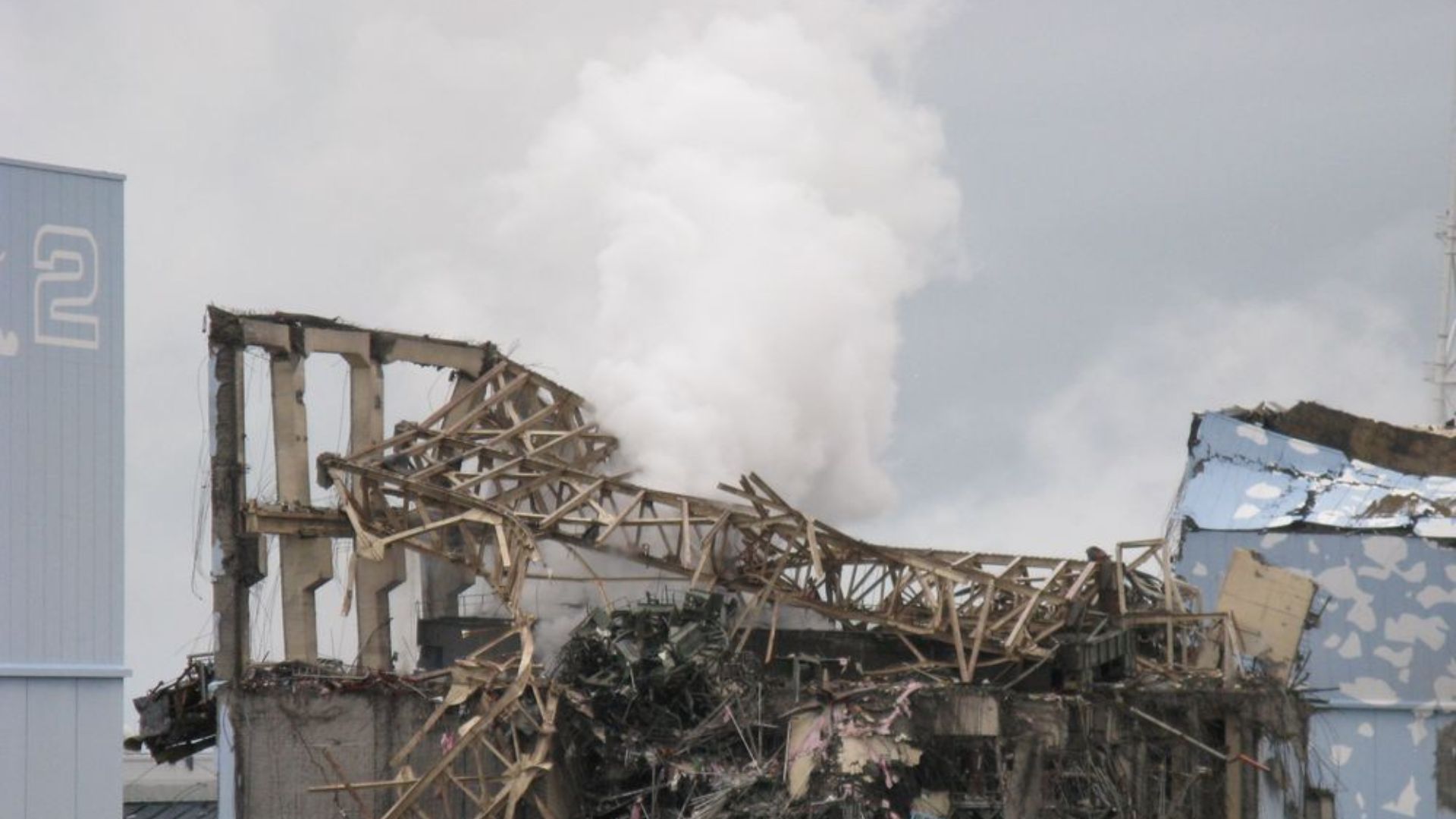 Appearance of Fukushima Nuclear Power Plant Unit 3 after the explosion