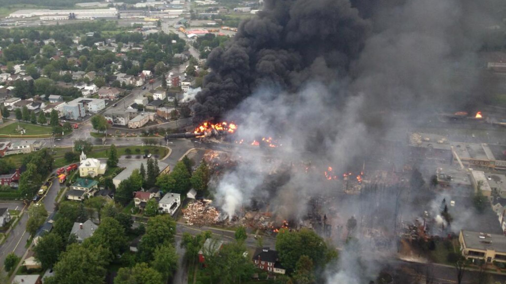 Picture taken from a Sûreté du Québec helicopter of Lac-Mégantic, the day of the derailment.