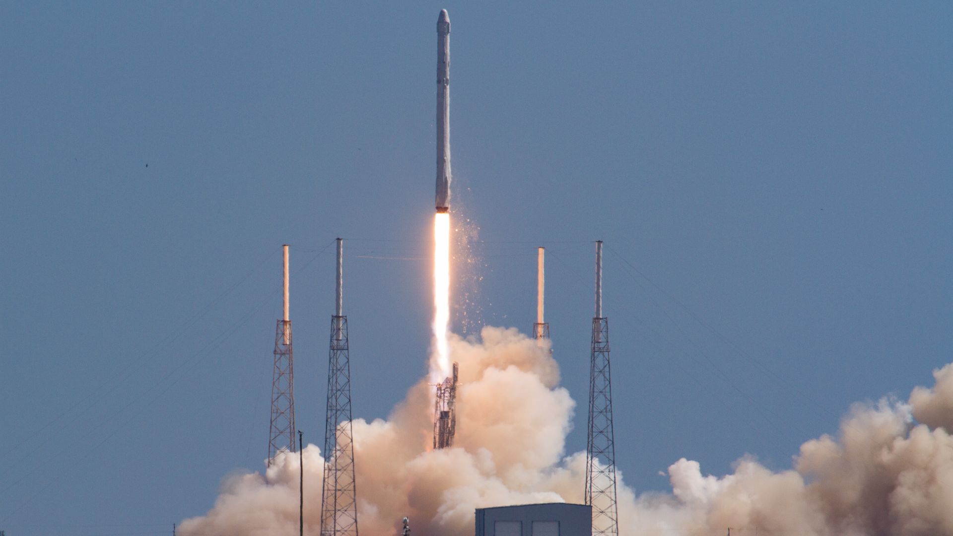 Shots from the SpaceX CRS7 failed launch. Launch covered with SpaceFLight Insider.