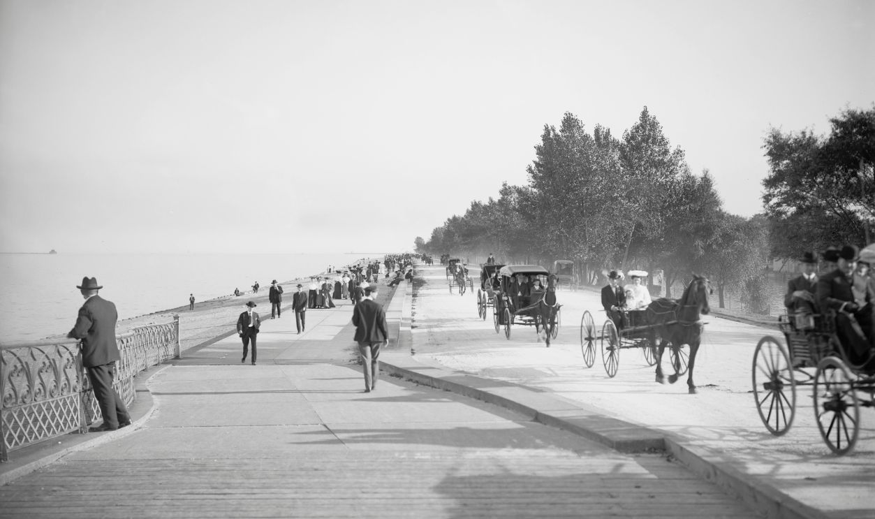 Lake Shore Drive, Lincoln Park, Chicago, Illinois, USA, circa 1905 Lake Shore Drive, Lincoln Park, Chicago, Illinois, USA, circa 1905.
