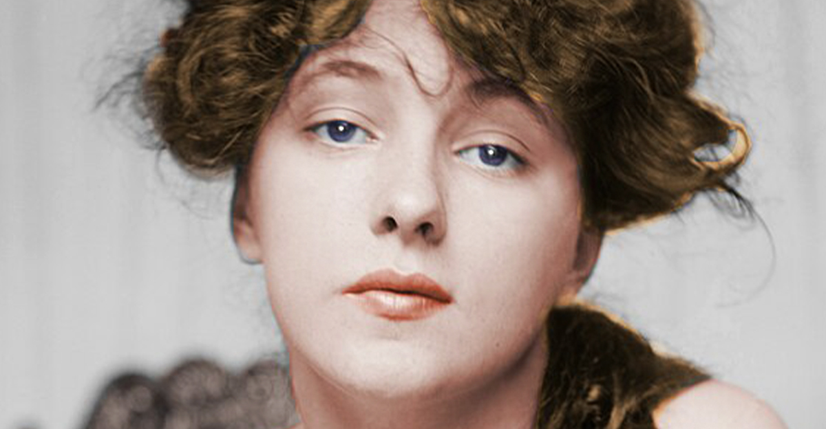 Colorized portrait of Evelyn Nesbit