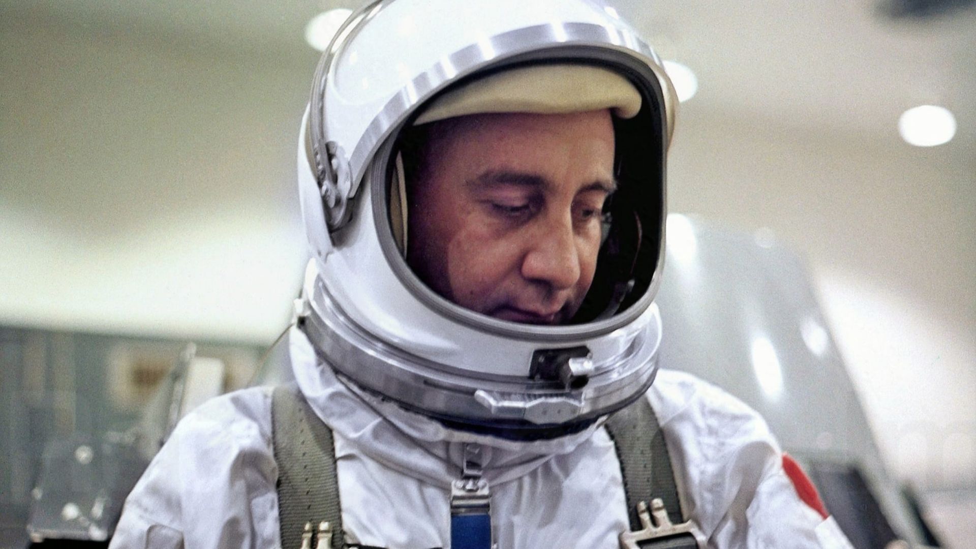 Gemini 3 astronaut Gus Grissom prepares to enter the Gemini mission simulator on March 19, 1965.