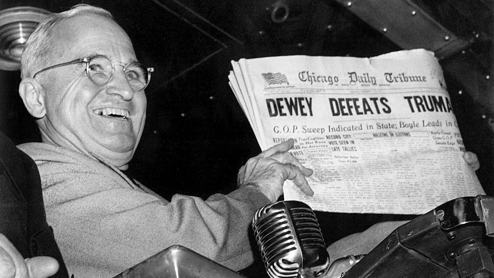 Harry S. Truman holding the Chicago Daily Tribune with the erroneous headline,