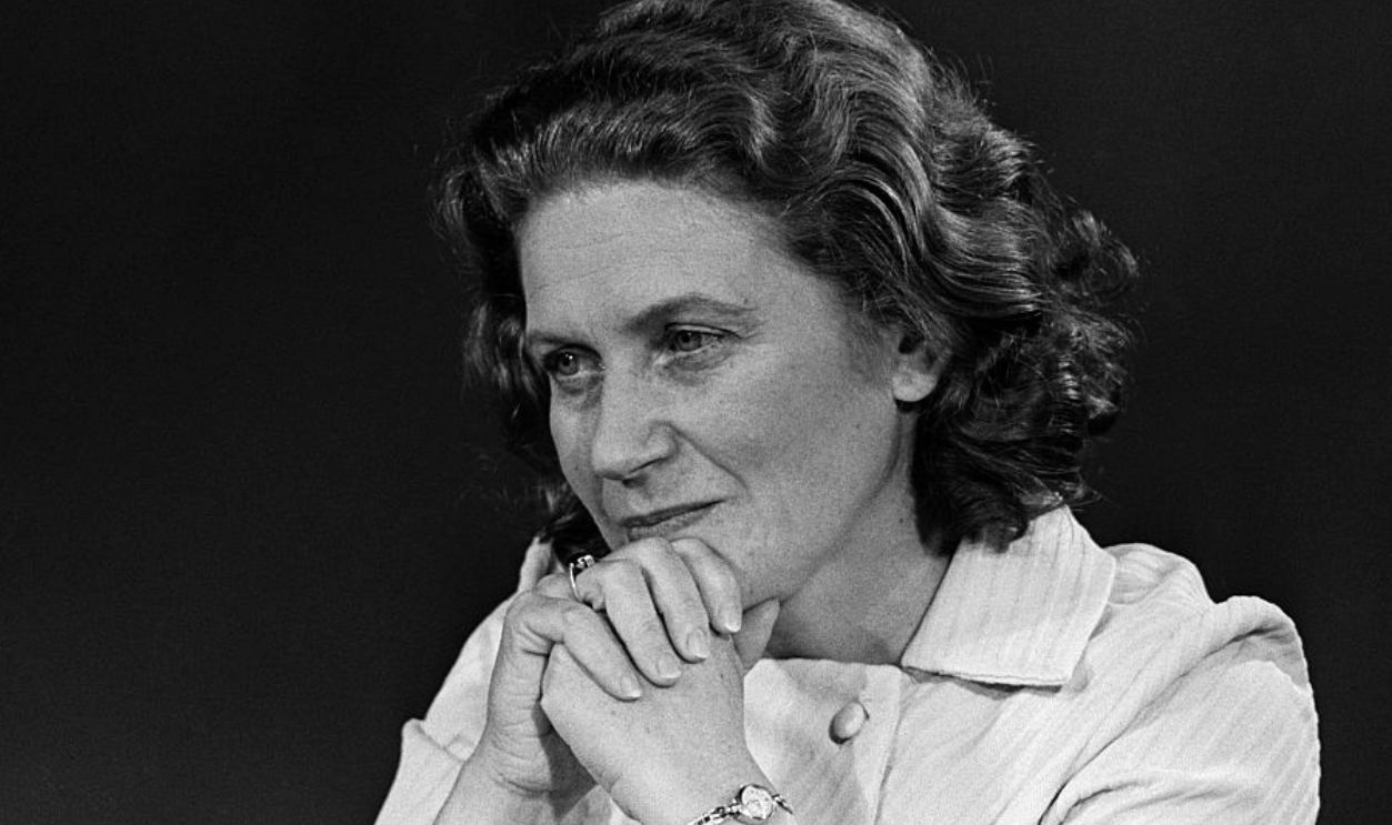 (Original Caption) 9/21/1969-Washington, D.C.- Svetlana Alliluyeva, daughter of Joseph Stalin, seems deep in thought during a moment at a television interview in Washington. She has been living in the United States since her escape to the West in 1967.