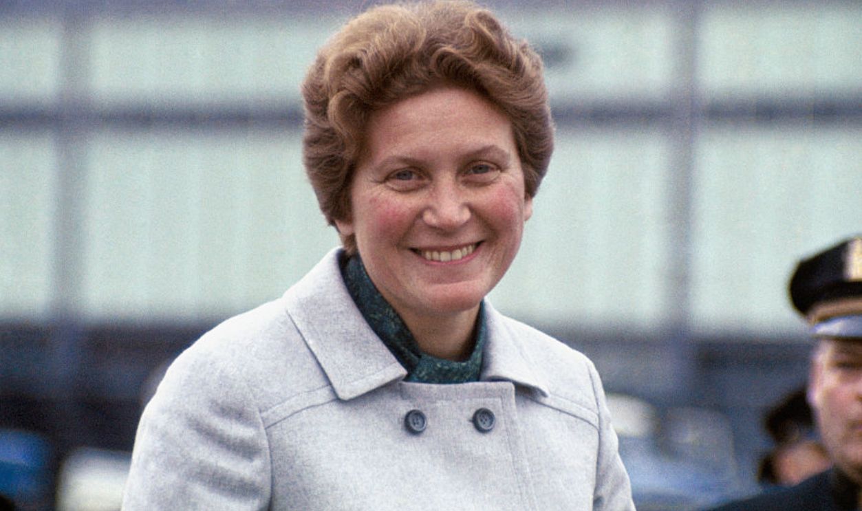 4/21/1967- New York, NY: Svetlana Alliluyeva, Stalin's daughter, arrives at the JFK airport.