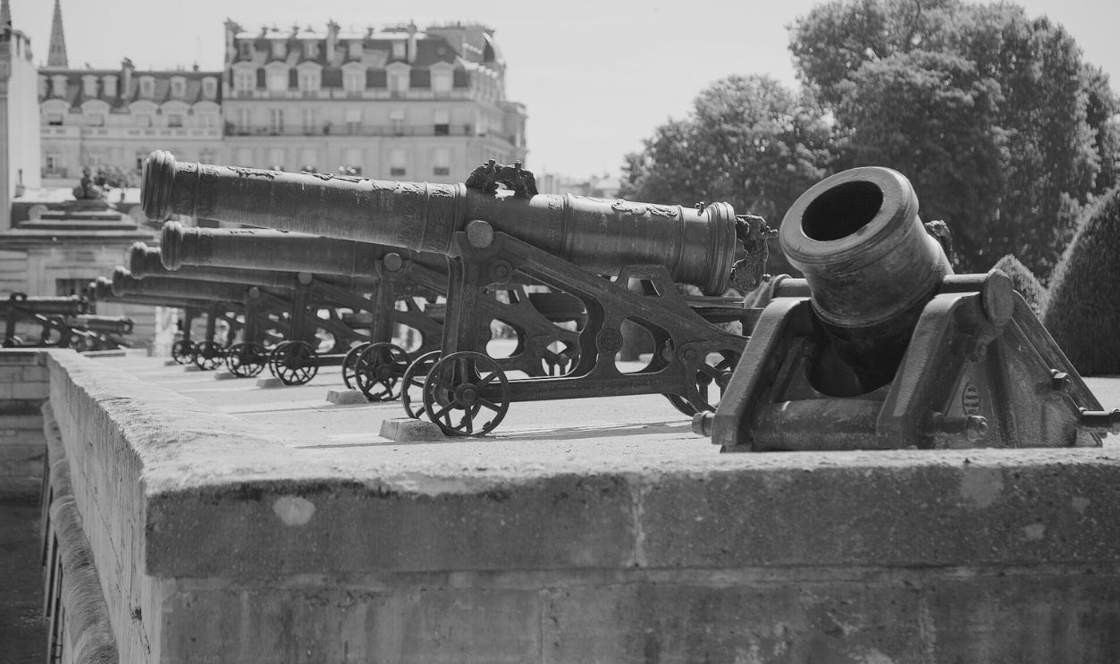 Cannons in Paris 