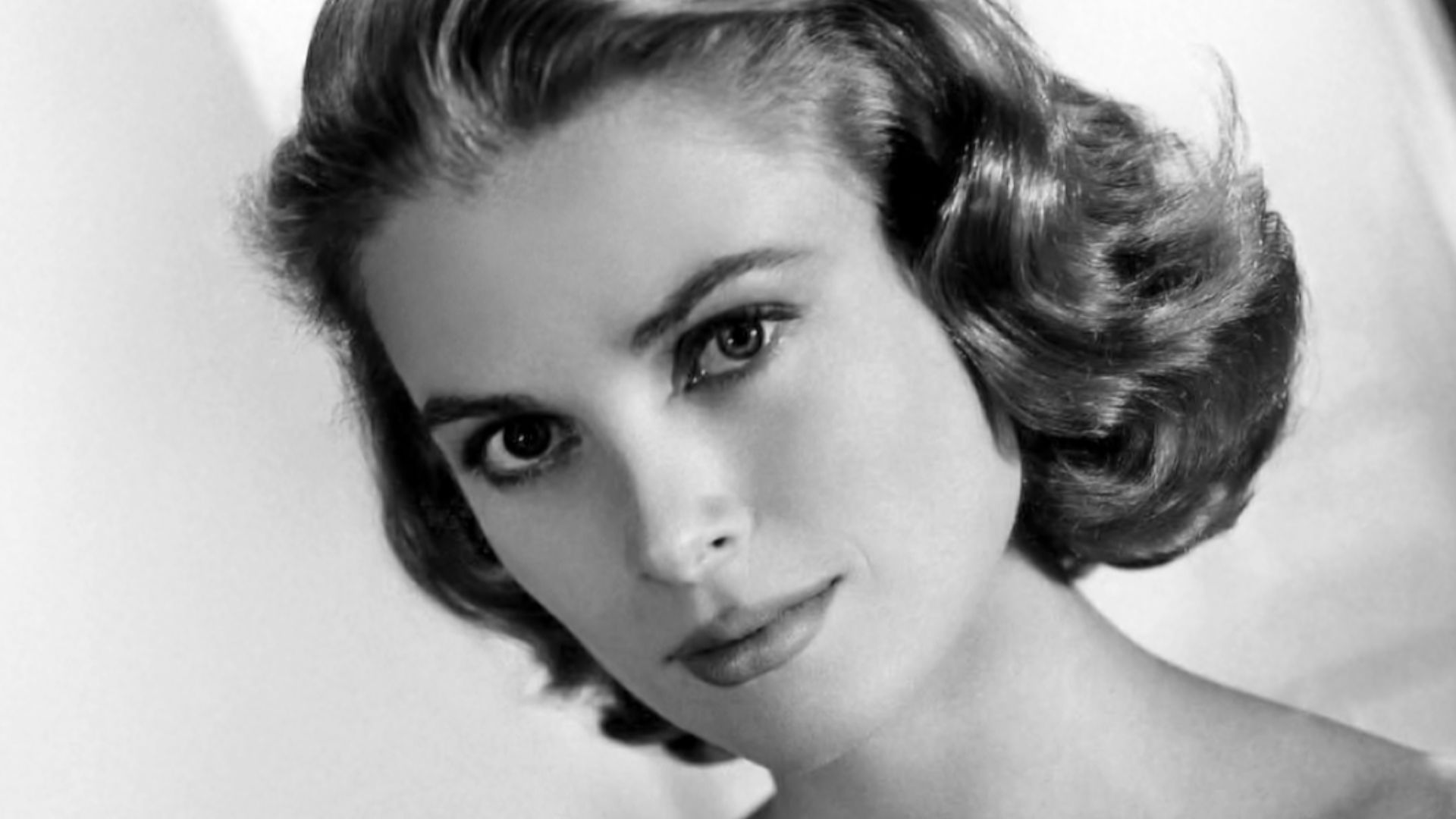 Photo of Grace Kelly.
