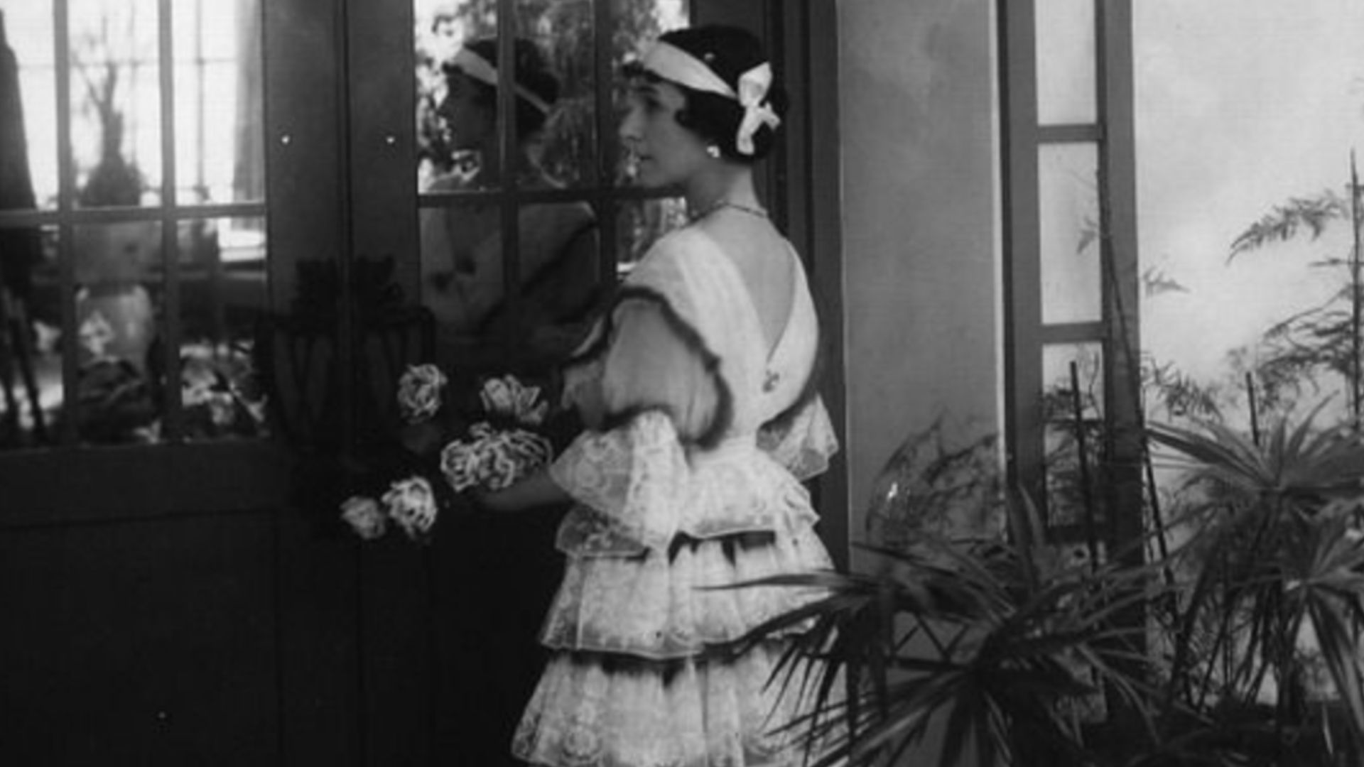 Mathilde Kschessinska in the winter garden (Cropped)