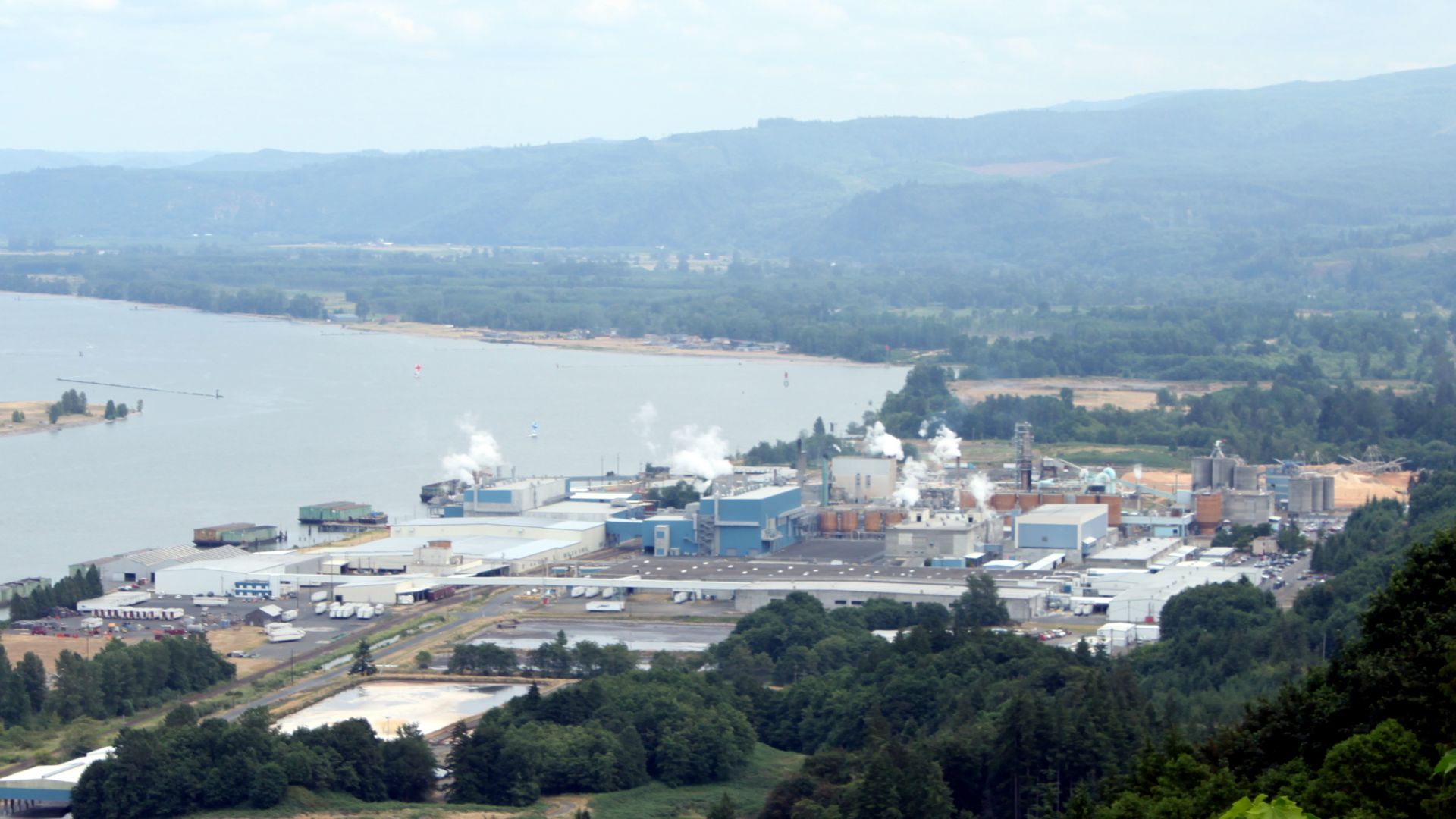 w:Georgia-Pacific paper mill in w:Wauna, Oregon from w:Bradley State Scenic Viewpoint.
