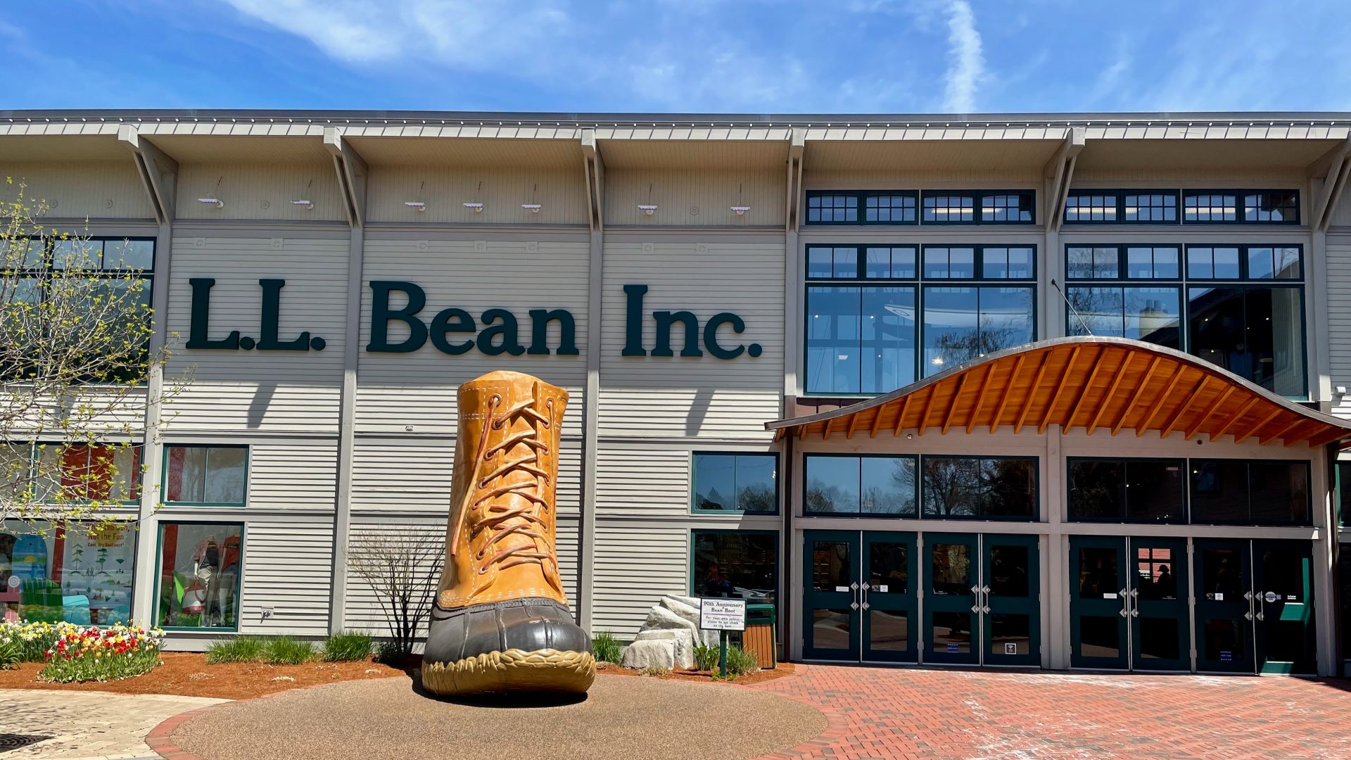 L.L. Bean entrance and boot, Freeport, Maine