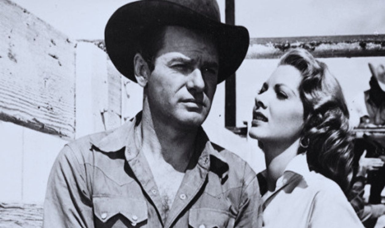 Screenshot from Arena (1953)