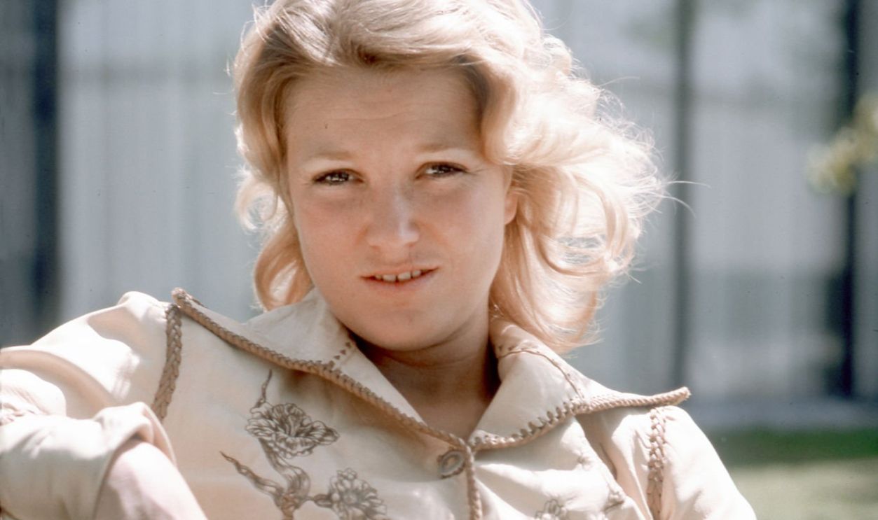 LOS ANGELES - JULY 1975: Country singer Tanya Tucker poses for a portrait in July 1975 in Los Angeles, California.