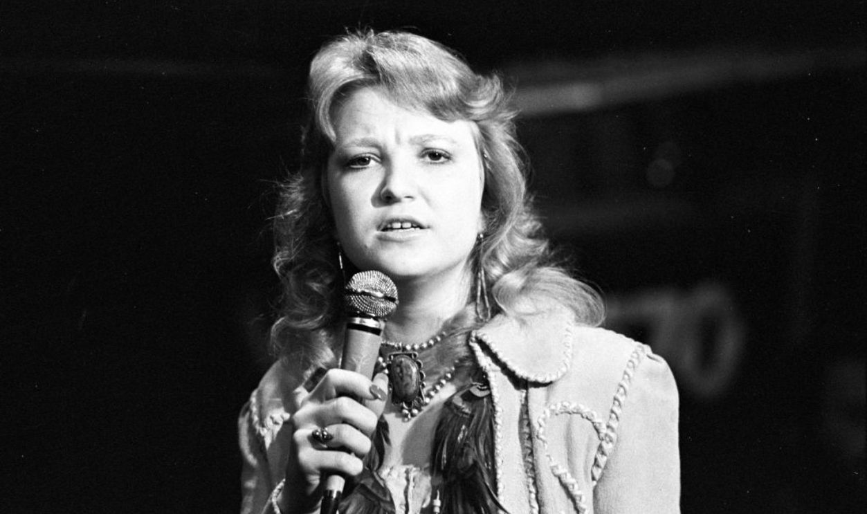 Country singer Tanya Ticker performs onstage on February 7, 1978 in Los Angeles, California.