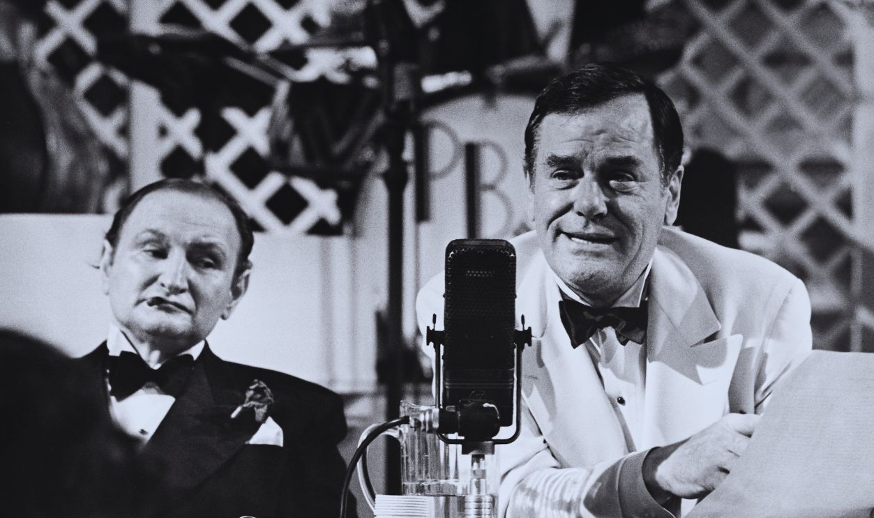Gettyimages - 526897808, Scene from They Shoot Horses, Don't They? Al Lewis as Turkey and Gig Young as Rocky in the 1969 film They Shoot Horses, Don't They?. 
