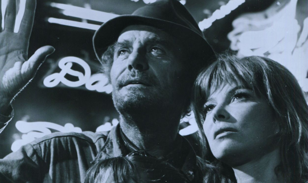 Screenshot from The Neon Ceiling (1971)