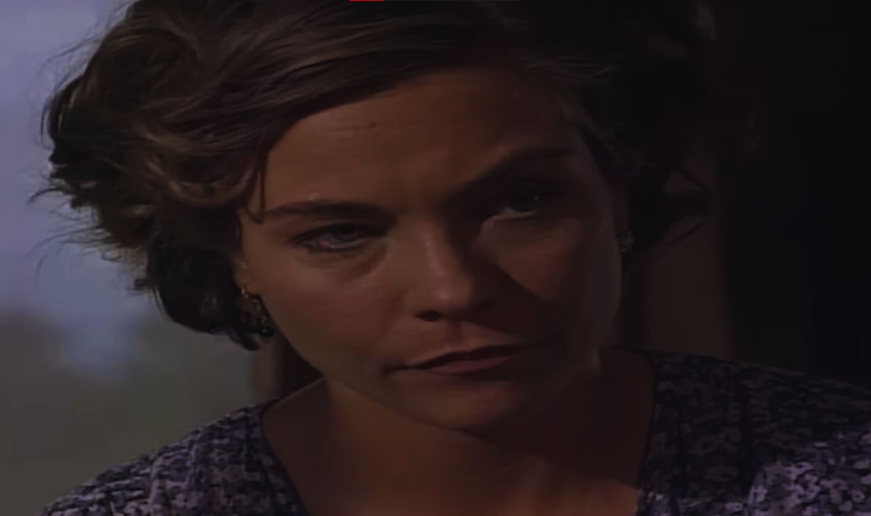 Screenshot from Public Enemies (1996)