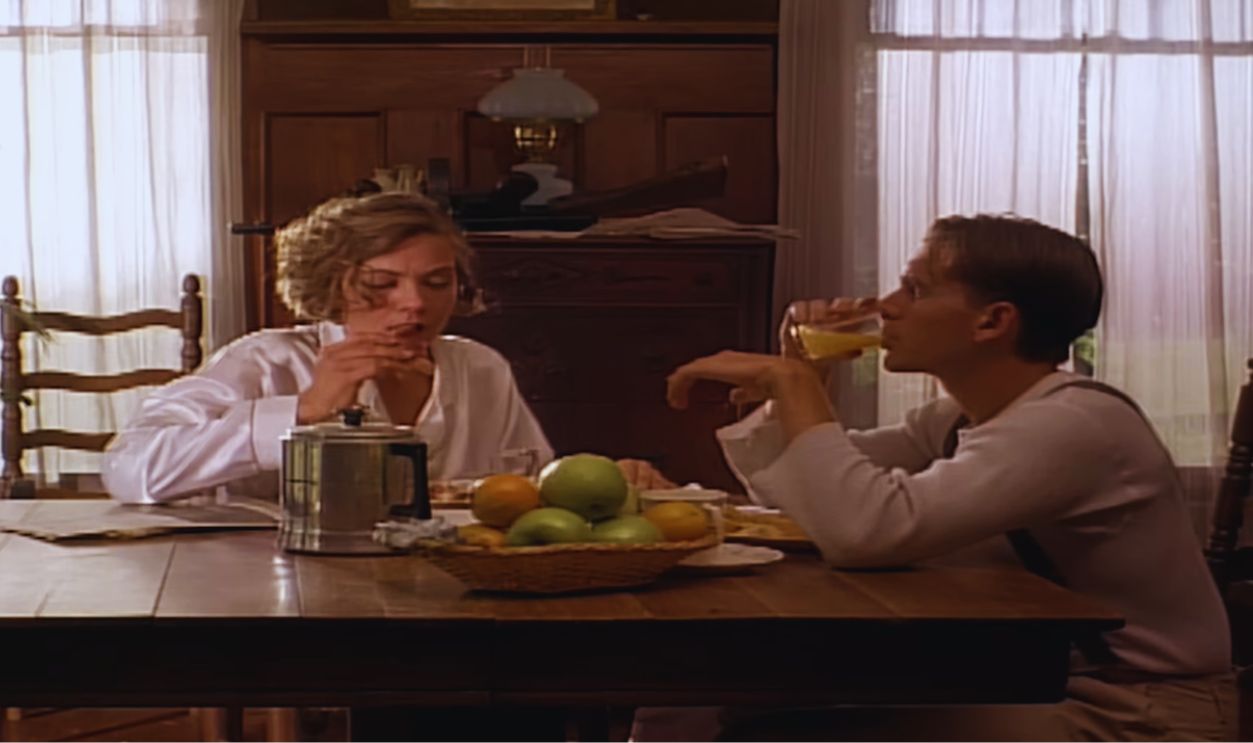 Screenshot from Public Enemies (1996)