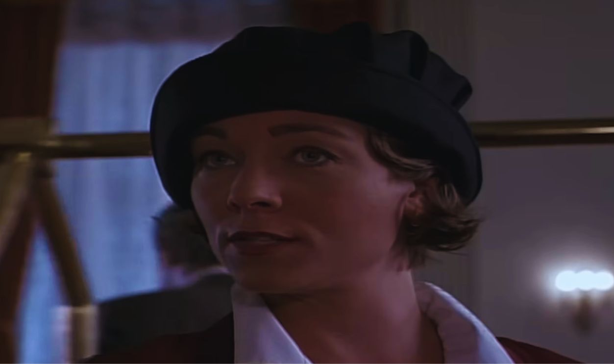 Screenshot from Public Enemies (1996)