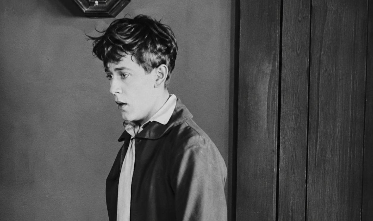 Screenshot from Tom Sawyer (1917) 