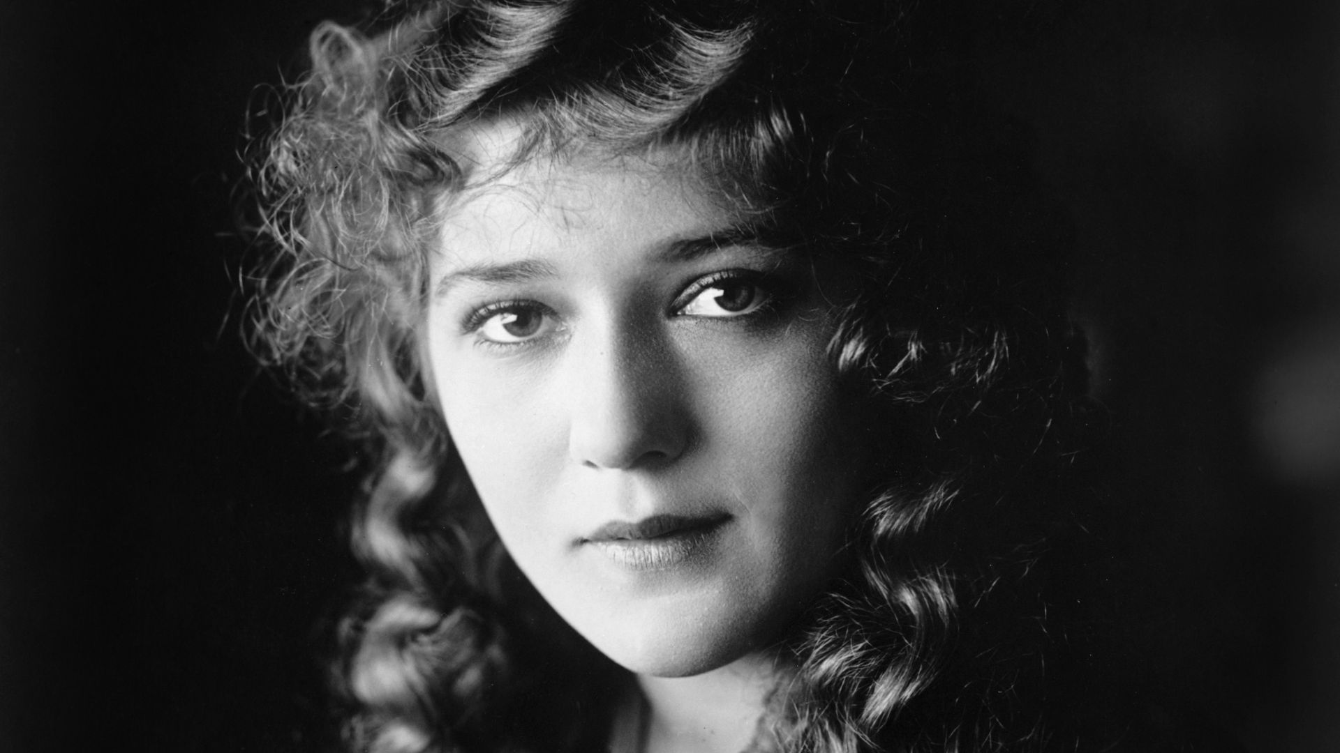 Mary Pickford, head-and-shoulders portrait, facing front / Moody, N.Y.