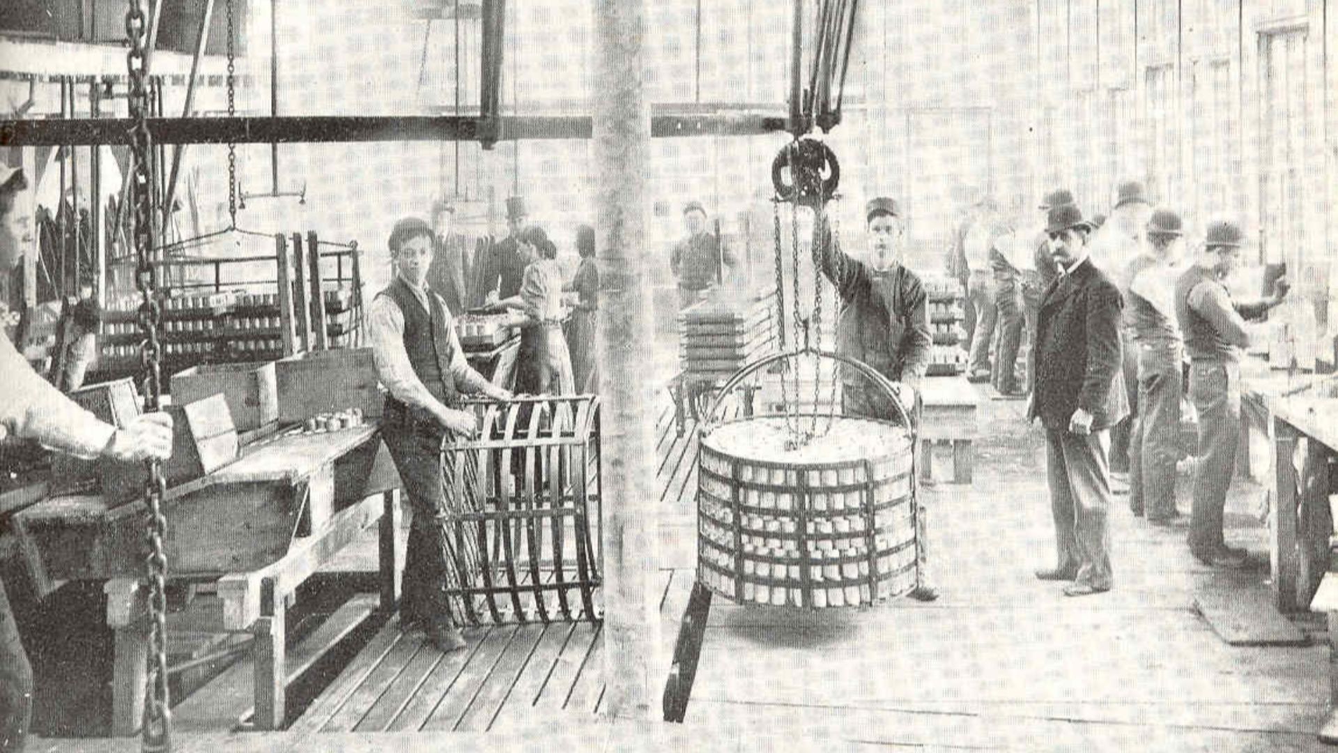 Capping and Processing Room of Baltimore Oyster-Canning House
Subject: Oyster fisheries, Baltimore (Maryland), Fishery processing
Geographic Subject: United States--Maryland--Baltimore
Tag: Commercial Fisheries