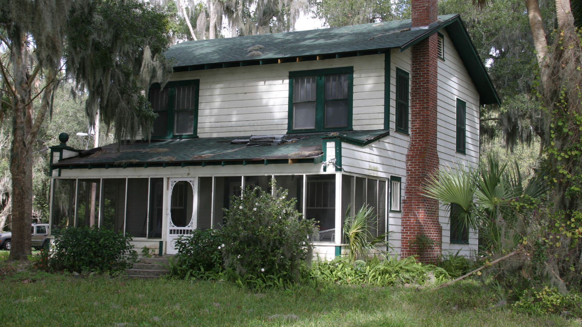 File:Barker Cottage on Lake Weir in Florida.jpg