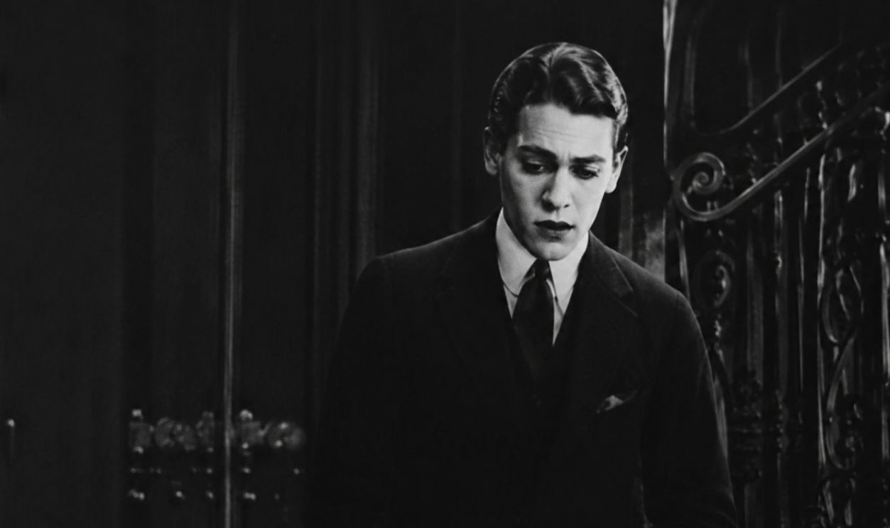 Screenshot from The Man Who Had Everything (1920) 