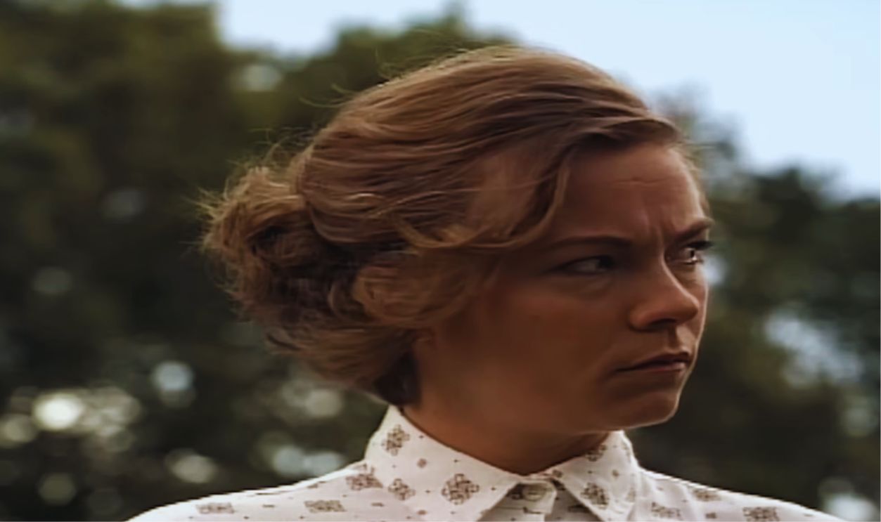 Screenshot from Public Enemies (1996)