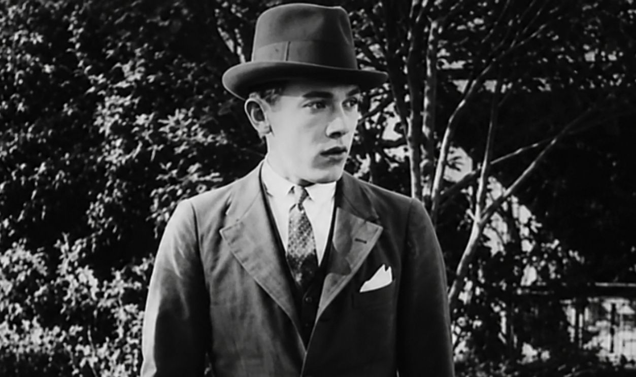 Screenshot from The Man Who Had Everything (1920) 